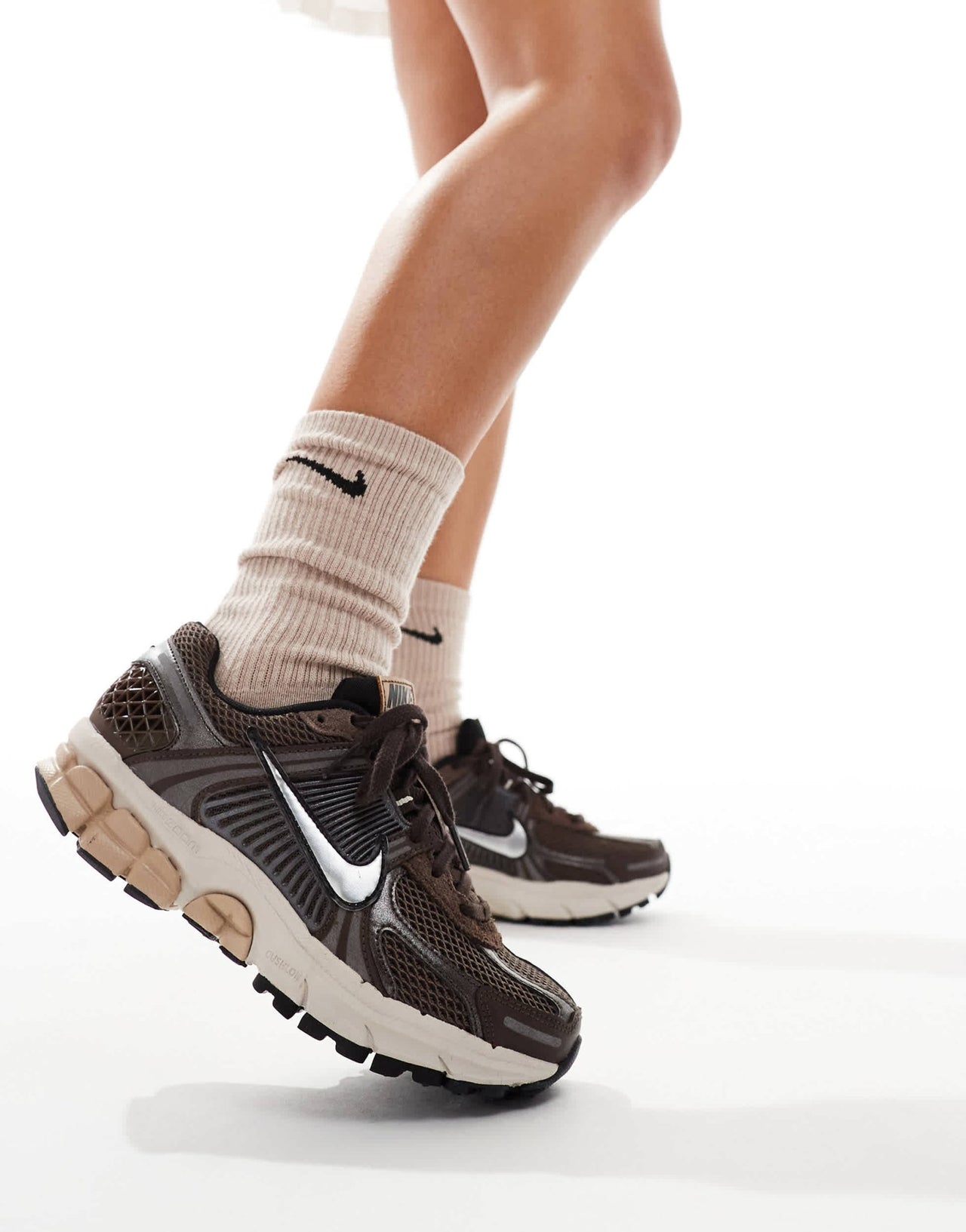 Nike Zoom Vomero 5 trainers in brown - ASOS Sample Sale EU Store