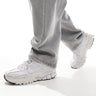 Baskets Nike Zoom Vomero 5 en gris et blanc cassé