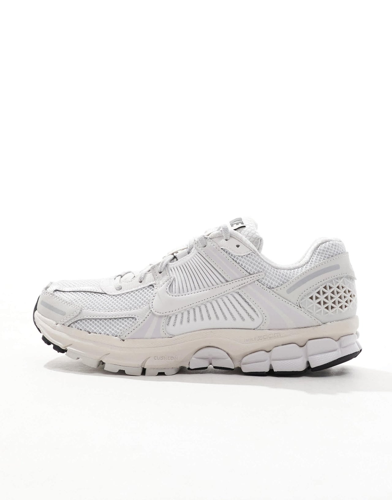 Nike Zoom Vomero 5 trainers in grey and off white - ASOS Sample Sale EU Store