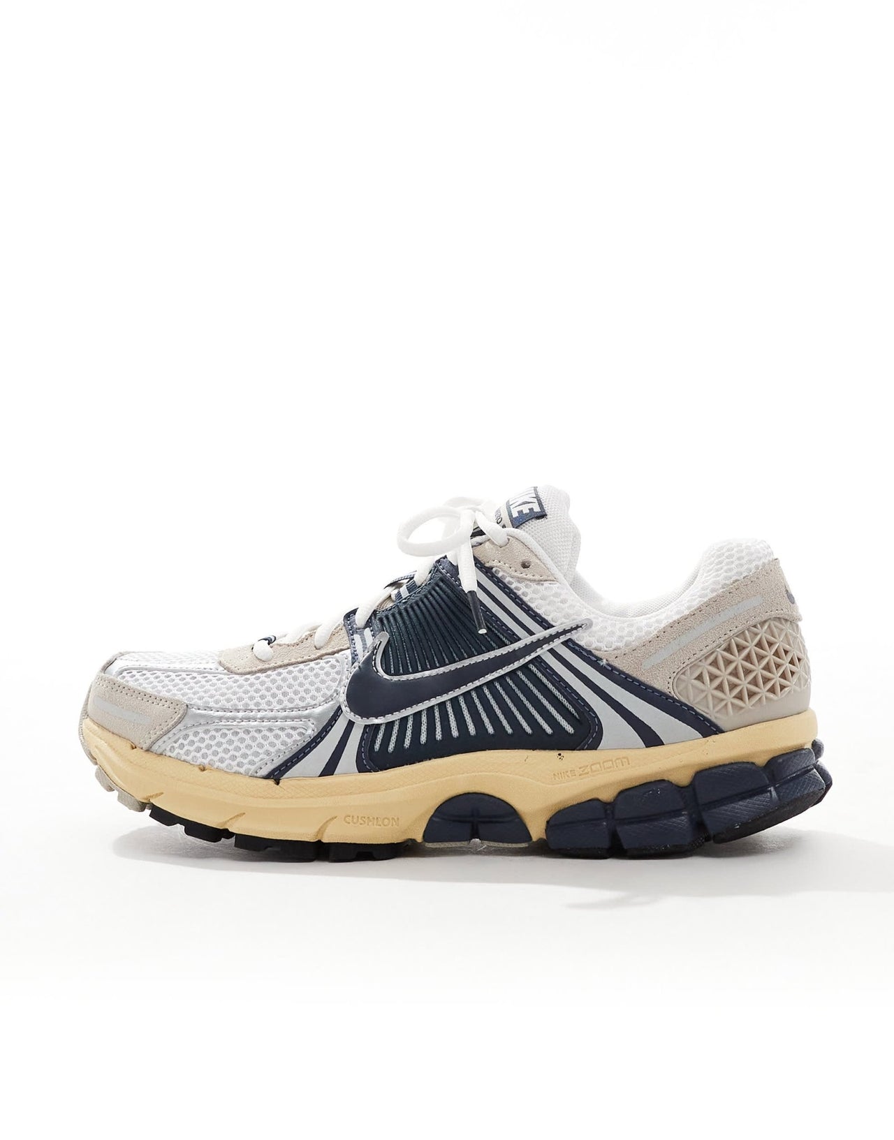 Nike Zoom Vomero 5 trainers in white and navy - ASOS Sample Sale EU Store