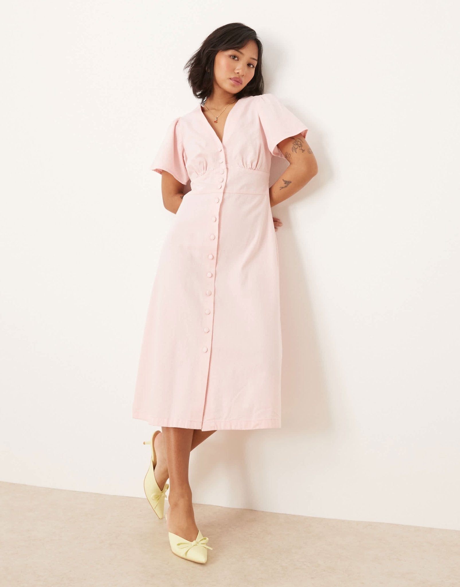 Nobody's Child Petite Alexa denim midi dress in pink - ASOS Sample Sale EU Store