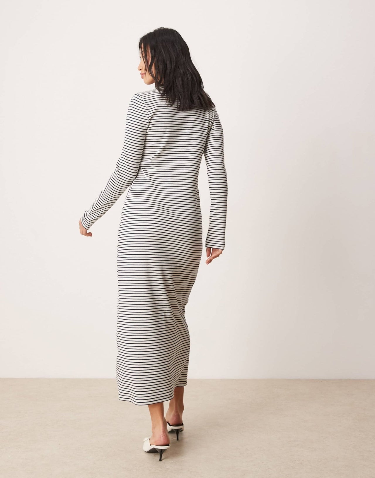 Nobody's Child Petite ribbed column maxi dress in mono stripe - ASOS Sample Sale EU Store