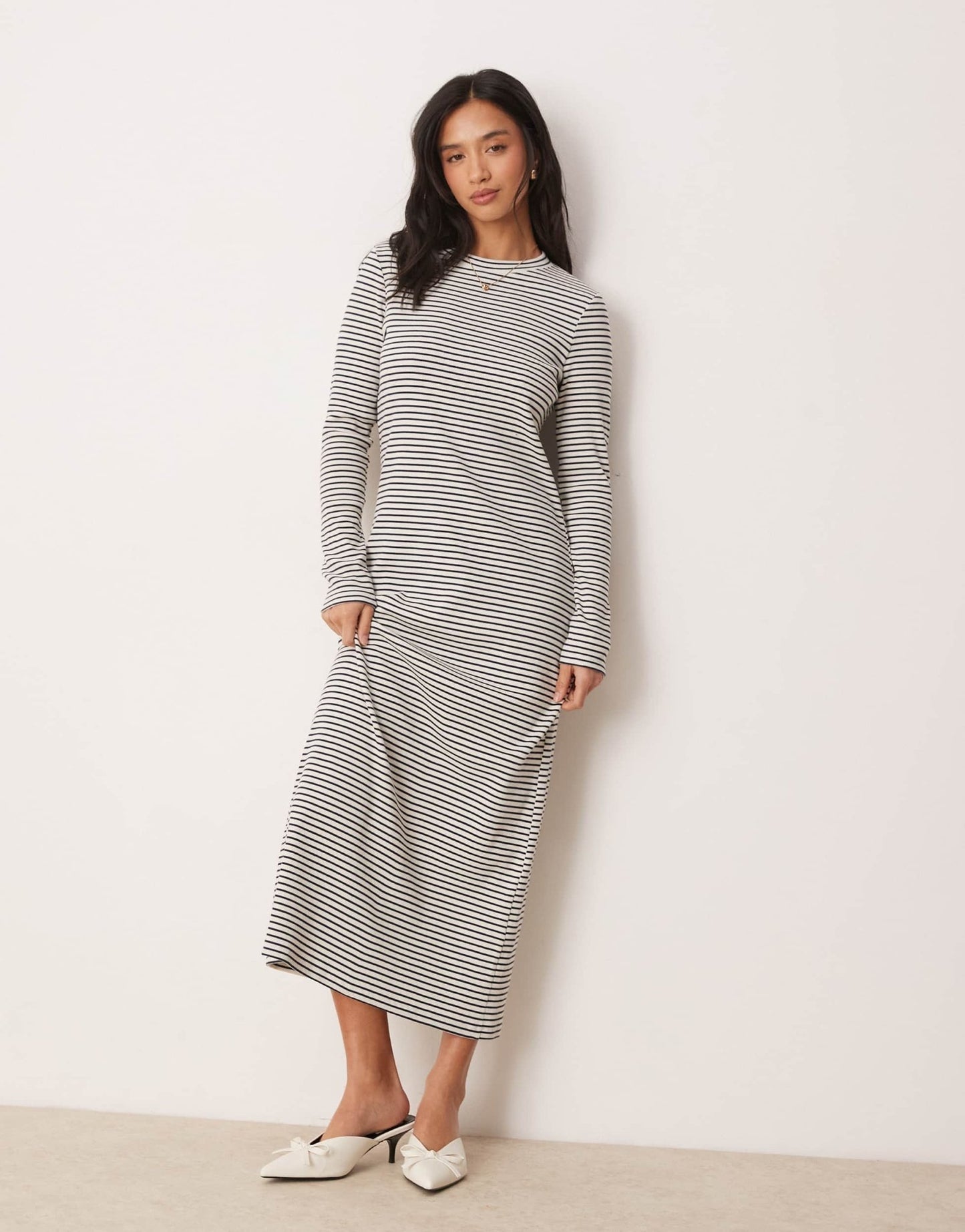 Nobody's Child Petite ribbed column maxi dress in mono stripe - ASOS Sample Sale EU Store