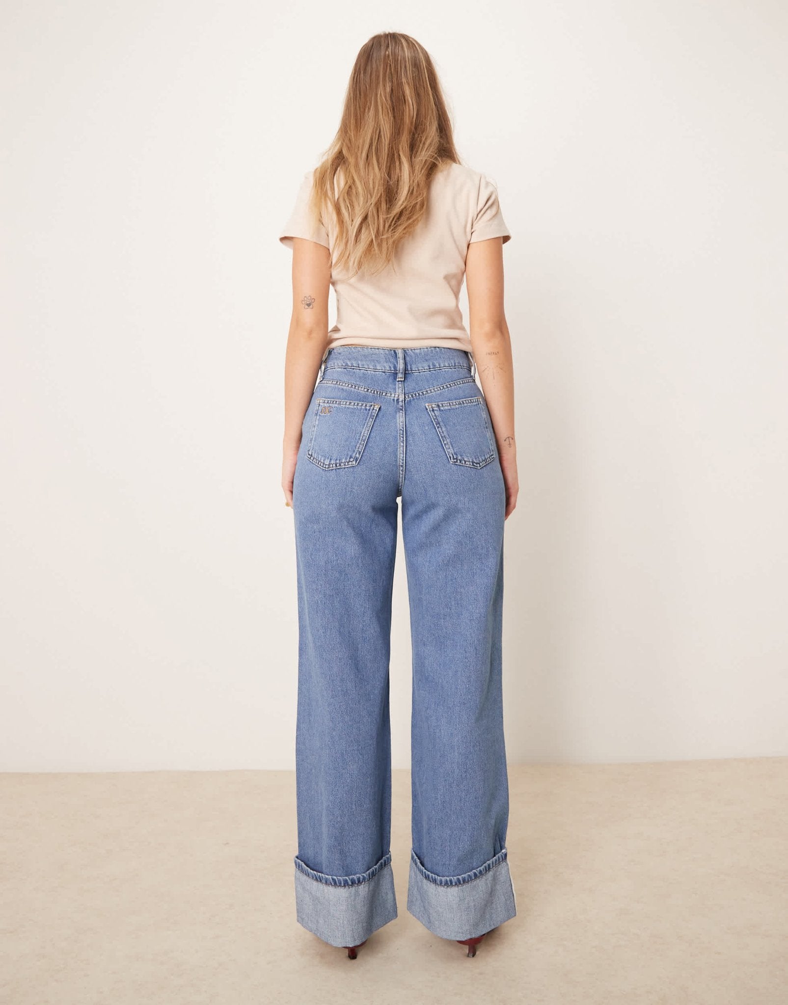 Nobody's Child turn up wide leg jeans in mid wash denim - ASOS Sample Sale EU Store