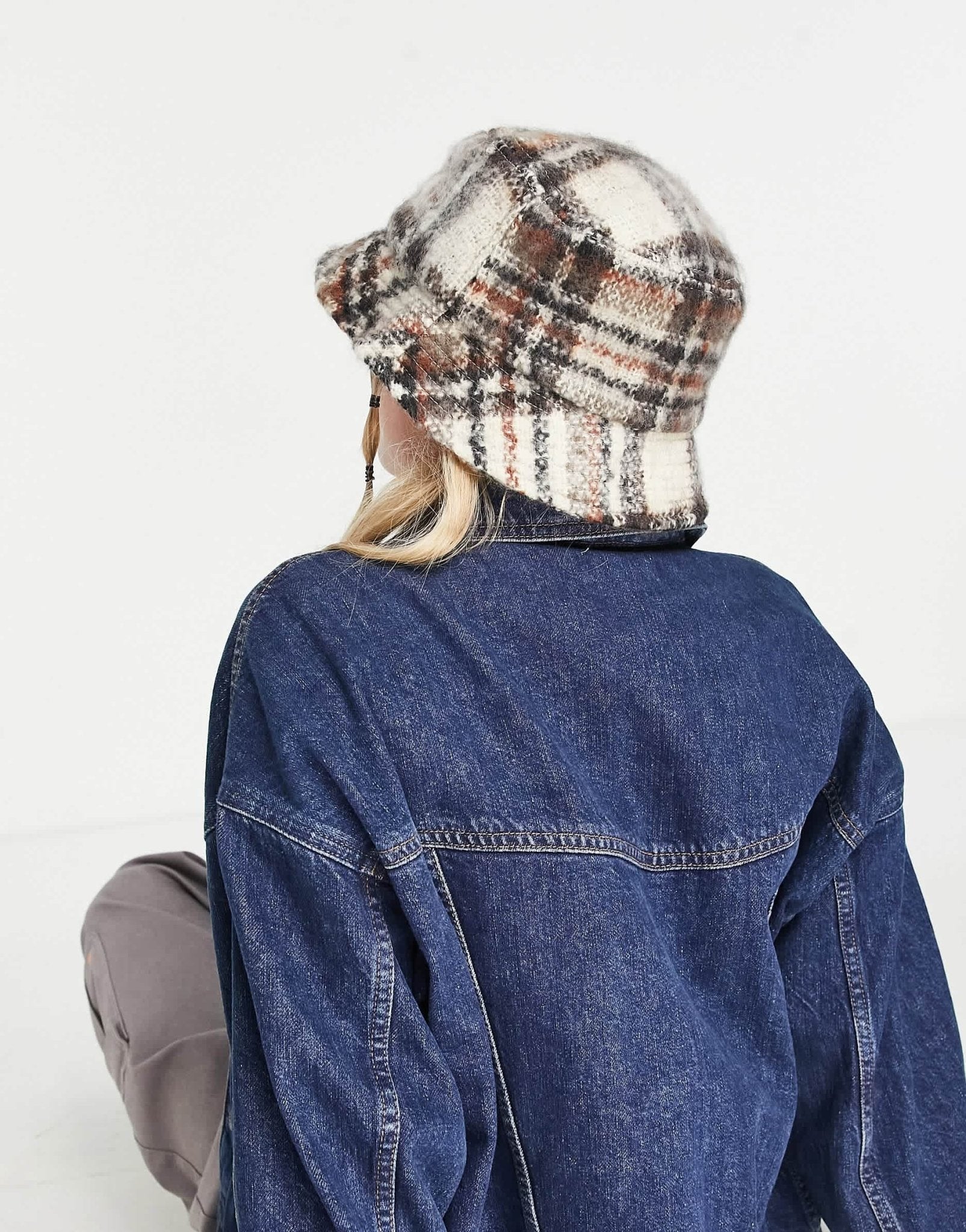 Noisy May brushed bucket hat in brown check - ASOS Sample Sale EU Store