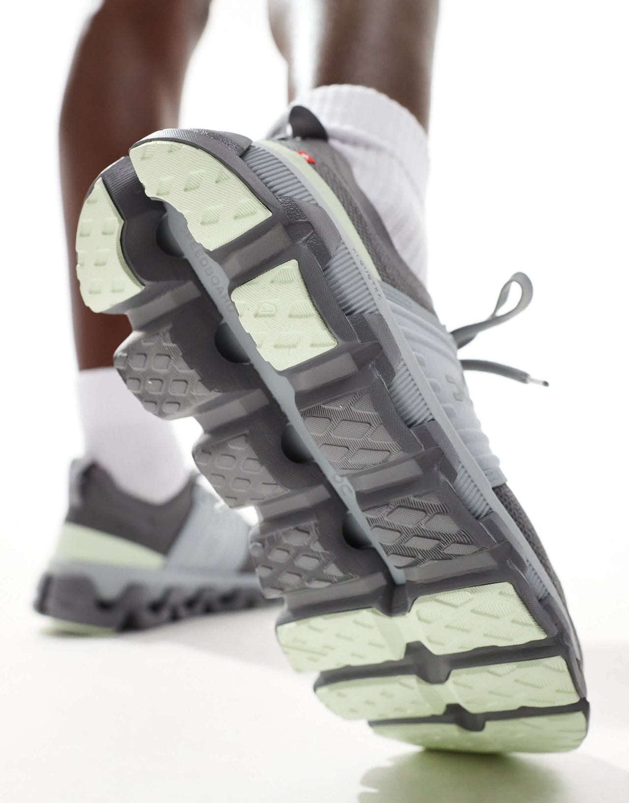 ON Cloudswift 3 running trainers in khaki and grey - ASOS Sample Sale EU Store