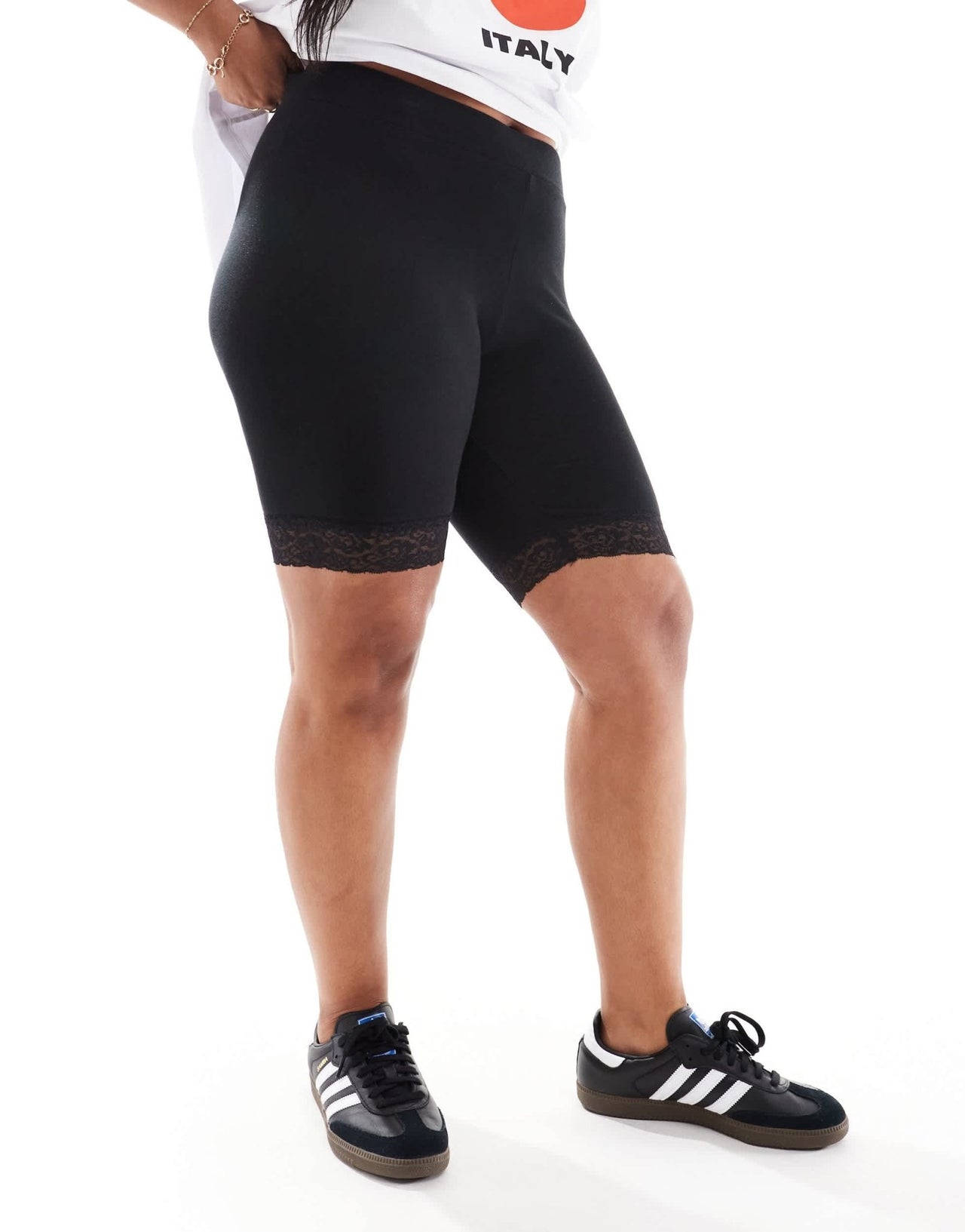 ONLY Curve lace trim legging short in black - ASOS Sample Sale EU Store