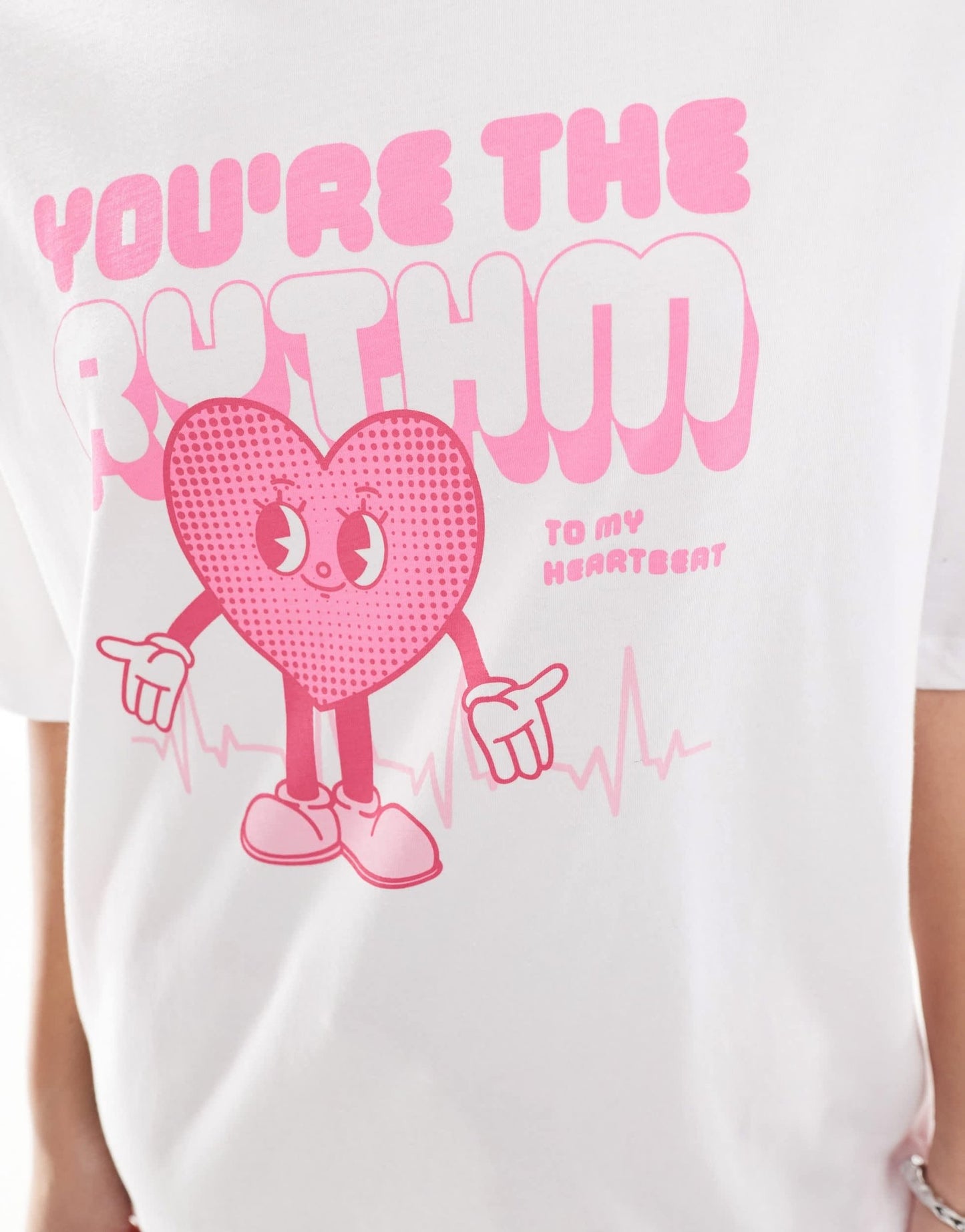 ONLY oversized t-shirt with heart graphic in white - ASOS Sample Sale EU Store