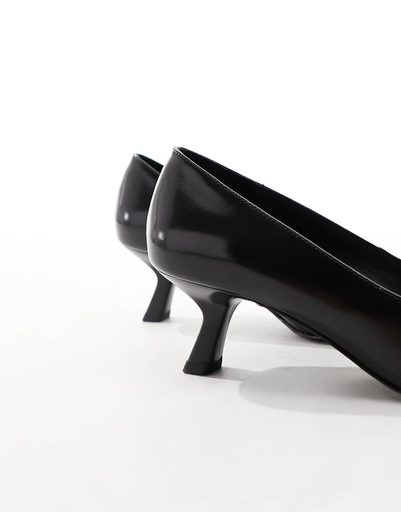 & Other Stories leather pointed heeled pumps in black - ASOS Sample Sale EU Store