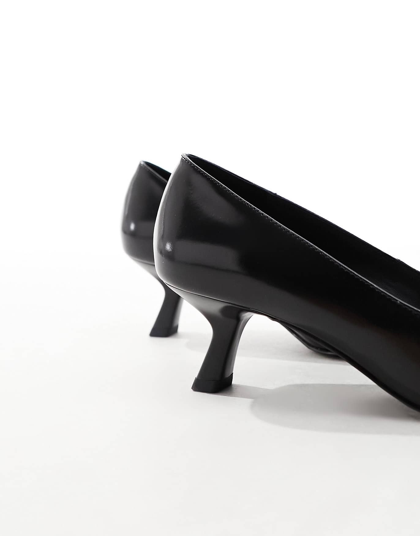 & Other Stories leather pointed heeled pumps in black - ASOS Sample Sale EU Store