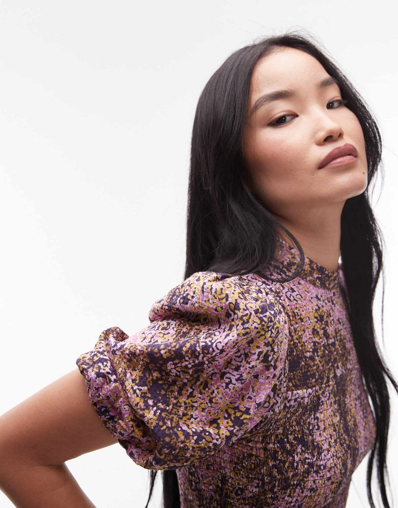 & Other Stories puff sleeves midi dress with shirred bodice in lilac abstract print - ASOS Sample Sale EU Store