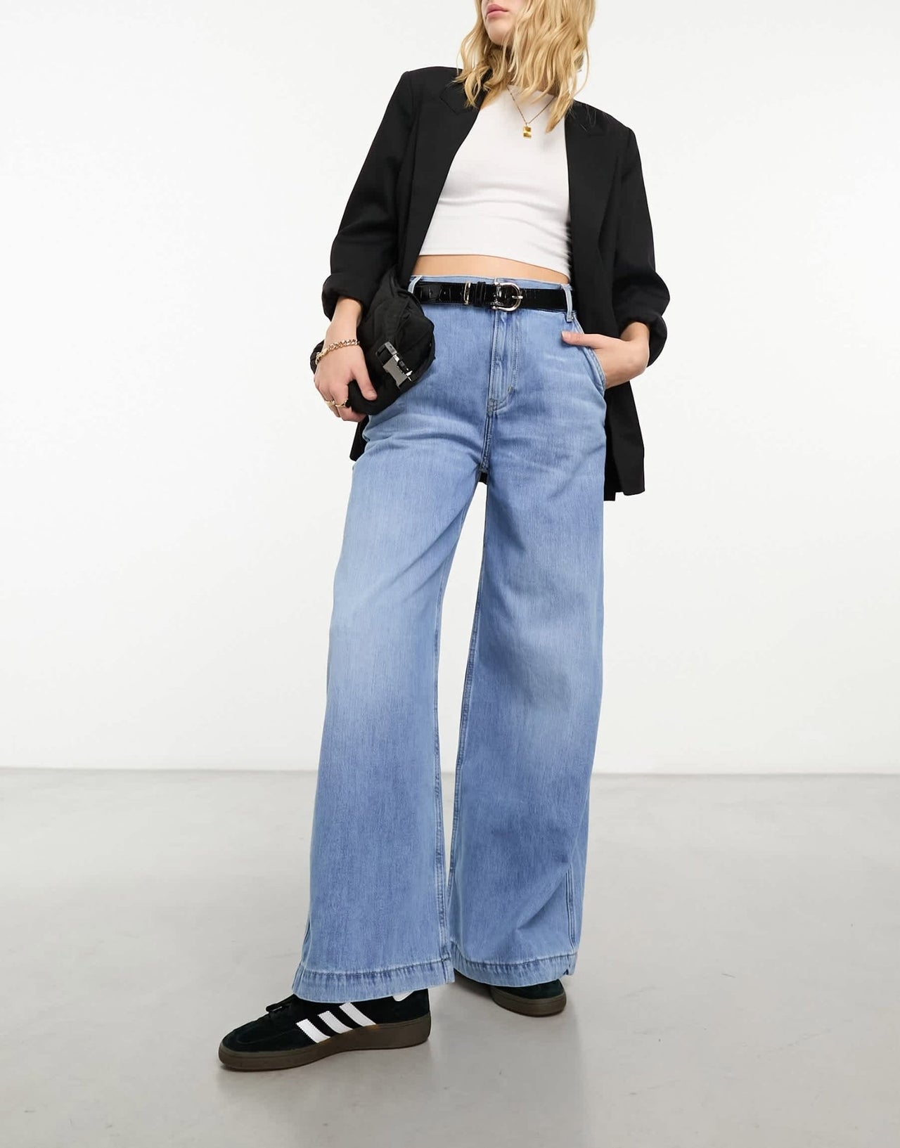 & Other Stories stone cut relaxed leg jeans in soft blue wash - ASOS Sample Sale EU Store
