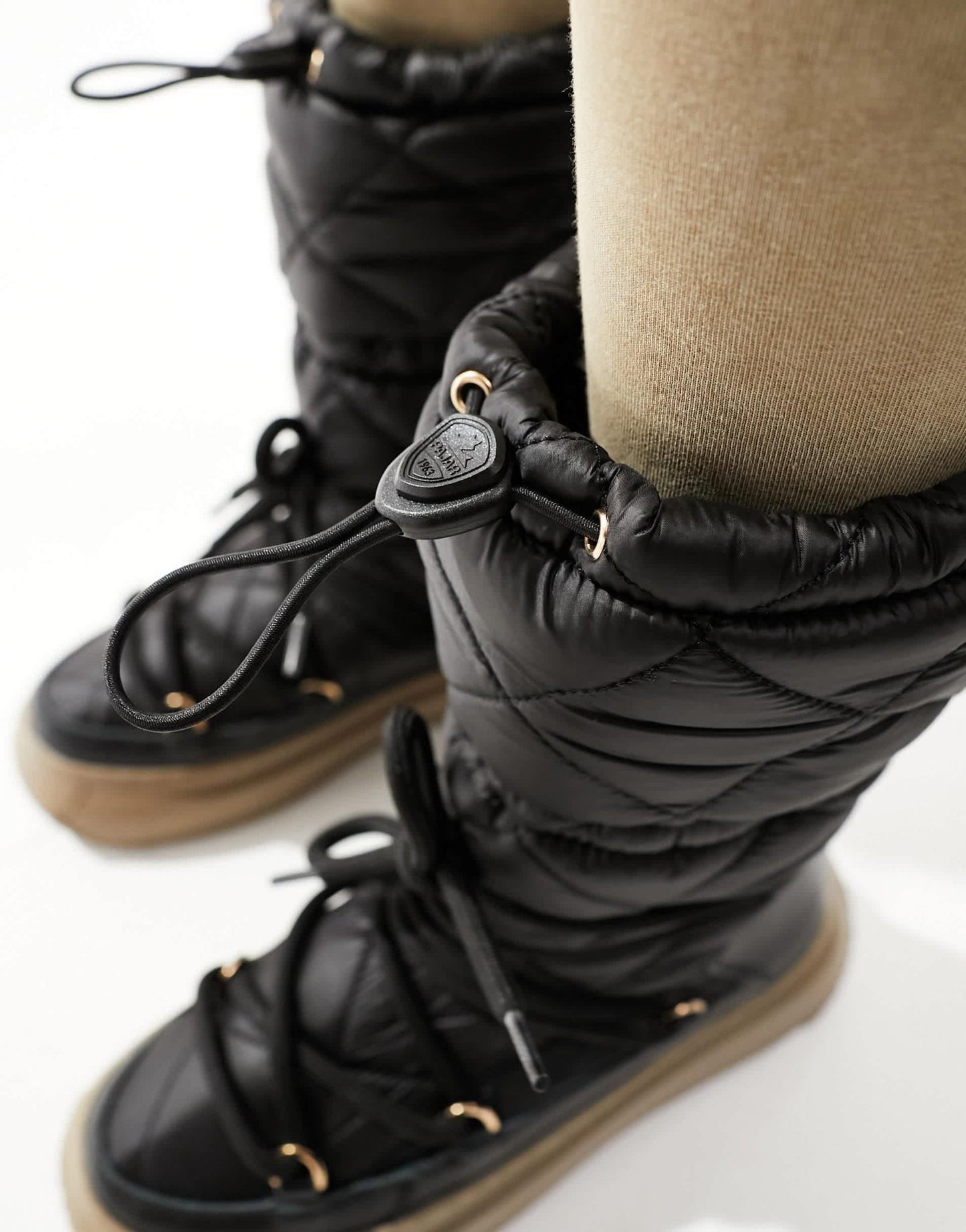 Pajar mid leg quilted snow boots in black - ASOS Sample Sale EU Store
