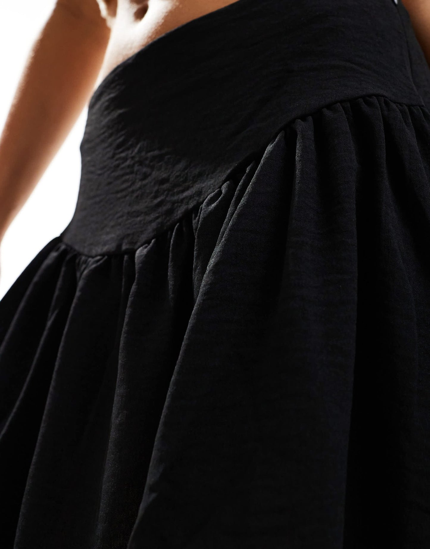 Pieces dipped yoke ruched mini skirt in black - ASOS Sample Sale EU Store
