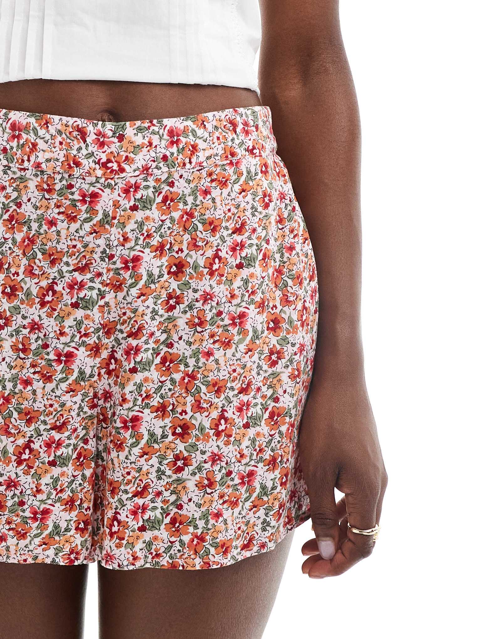 Pieces floaty shorts in orange ditsy - ASOS Sample Sale EU Store