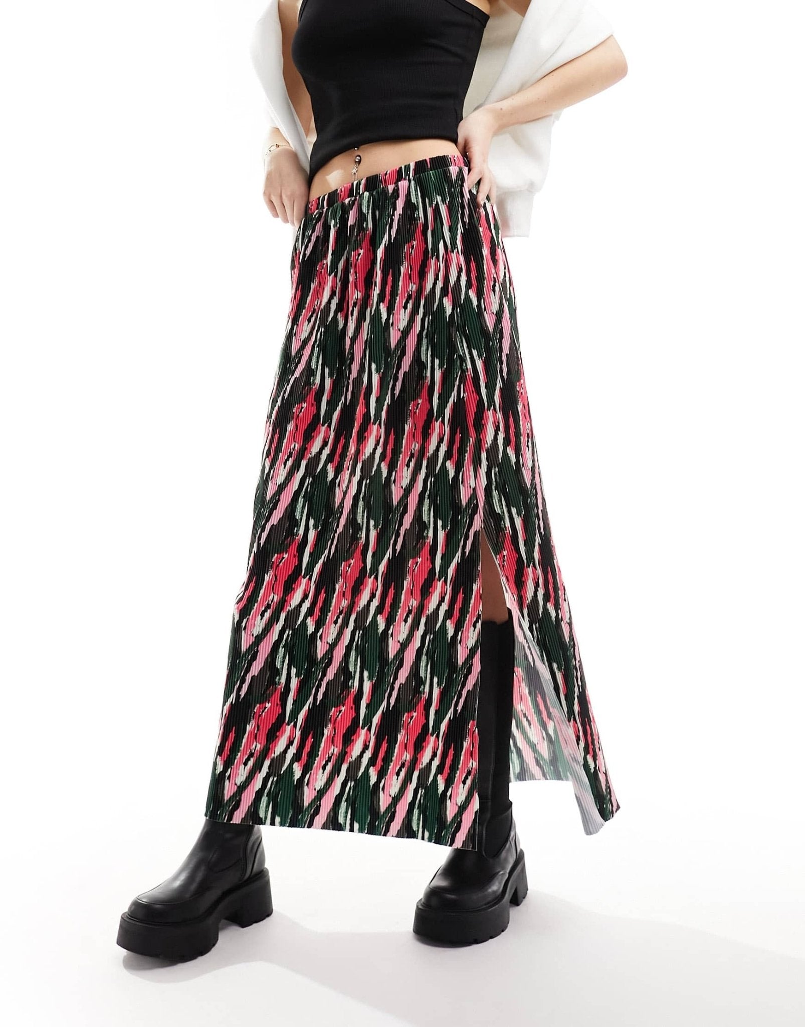 Pieces plisse maxi skirt in multi graphic print - ASOS Sample Sale EU Store
