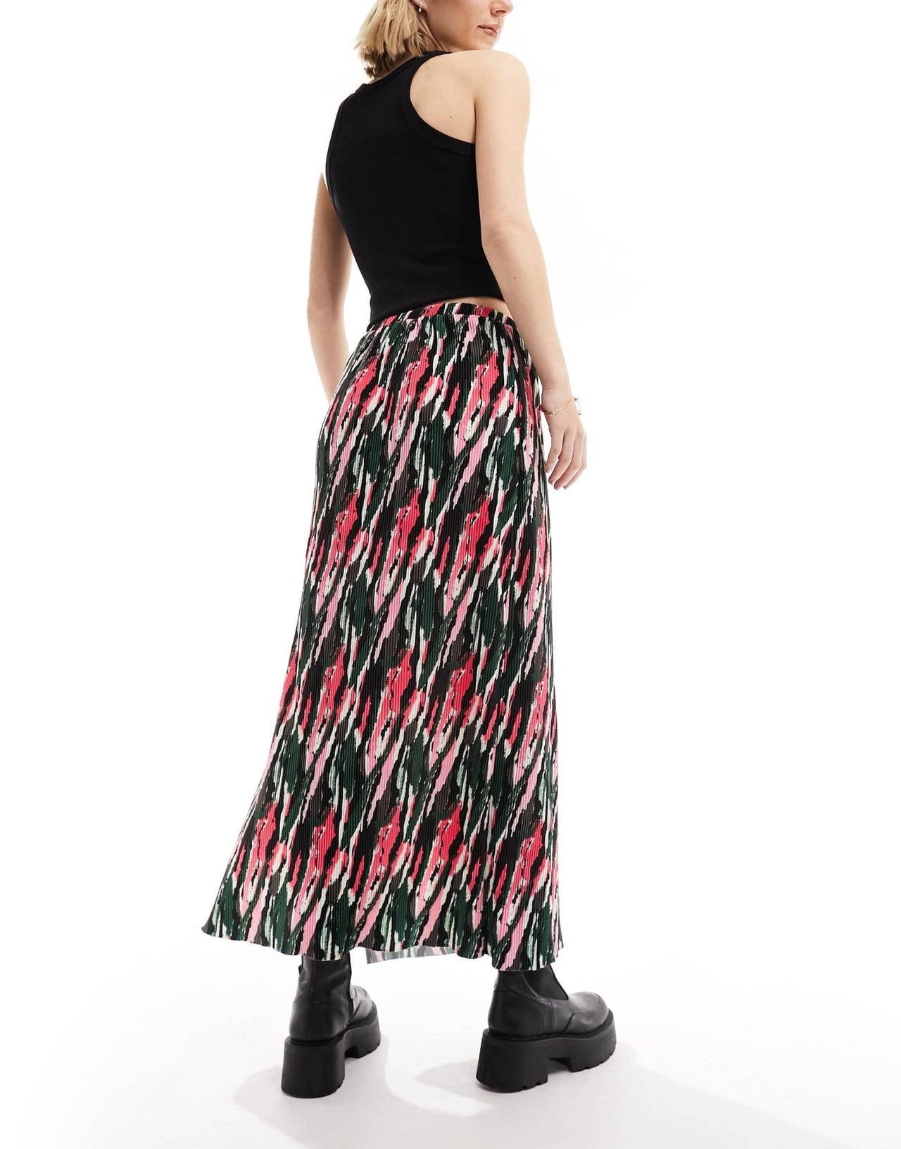Pieces plisse maxi skirt in multi graphic print - ASOS Sample Sale EU Store