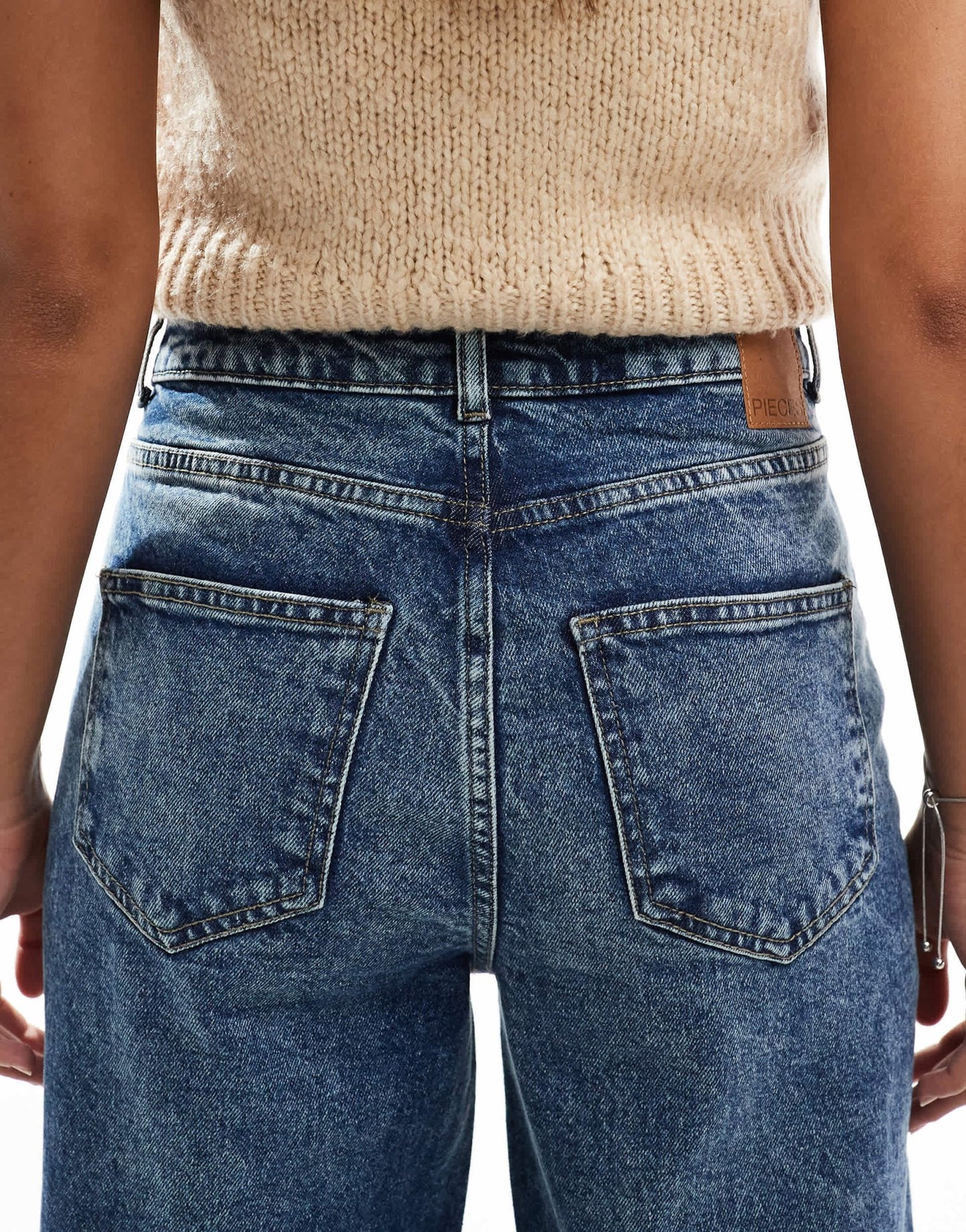 Pieces Selma high waisted wide leg jeans in medium blue rinse - ASOS Sample Sale EU Store