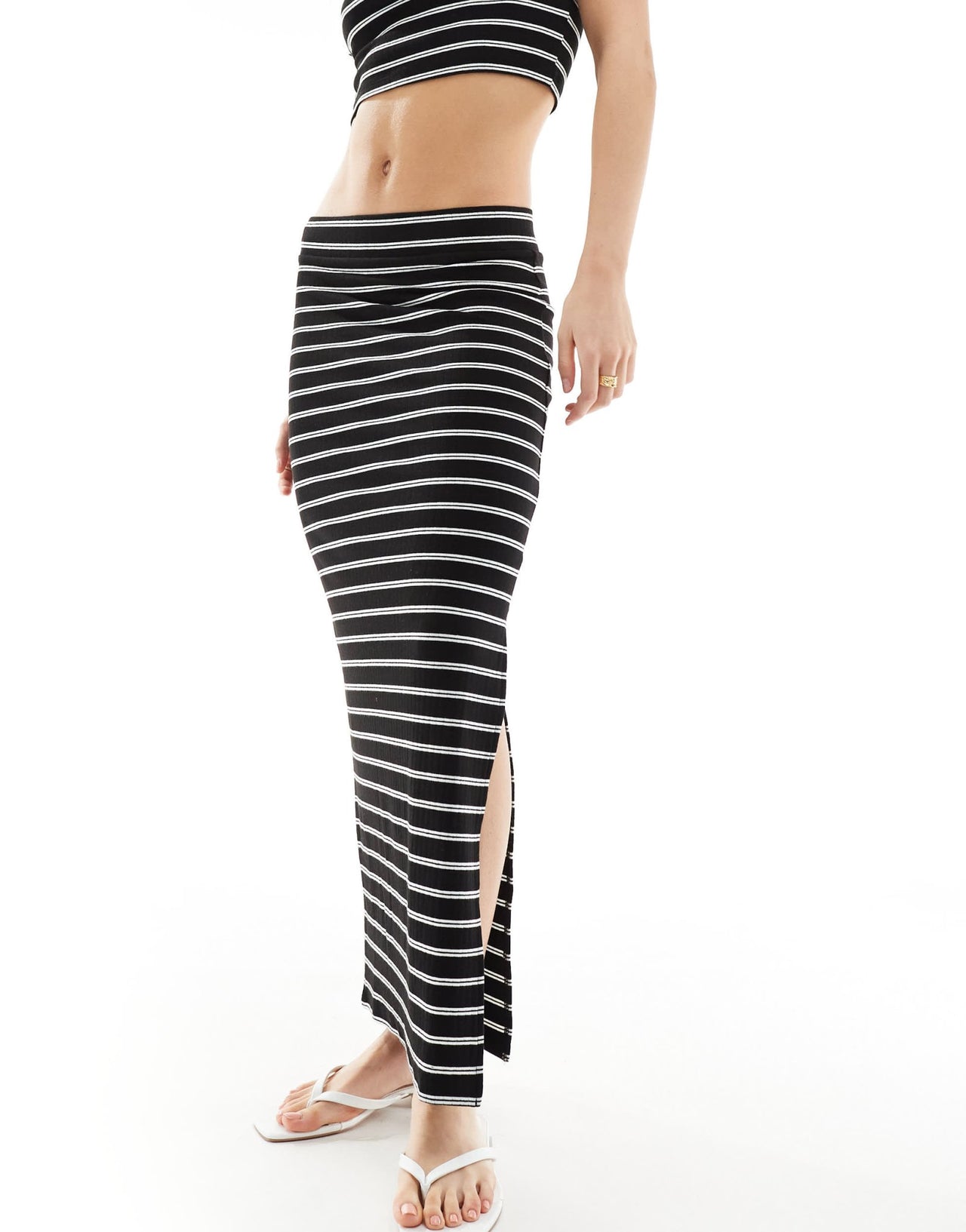 Pieces side split maxi skirt co - ord in black and white stripe - ASOS Sample Sale EU Store