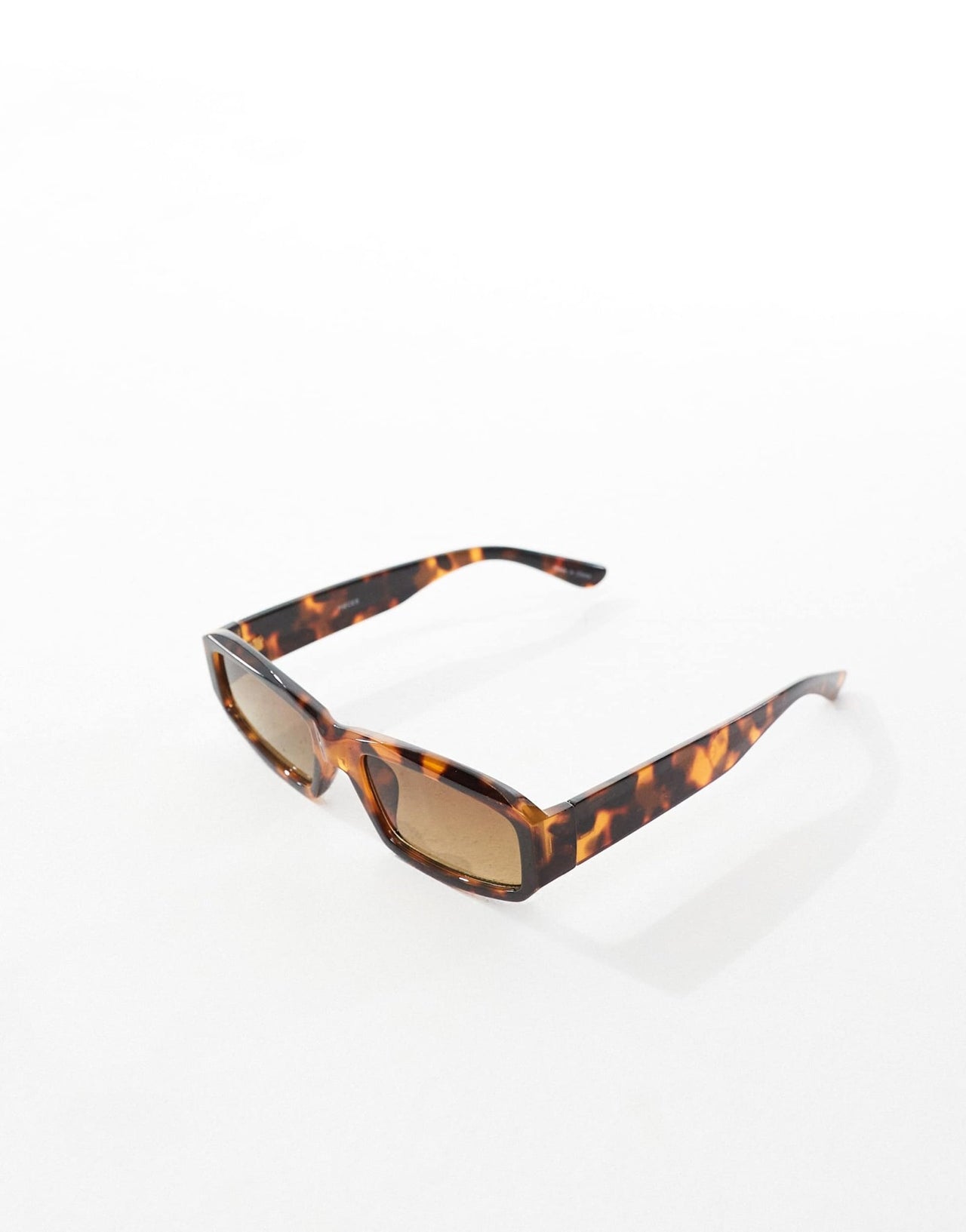 Pieces slim rectangular frame sunglasses with brown tint lense in tortoiseshell - ASOS Sample Sale EU Store