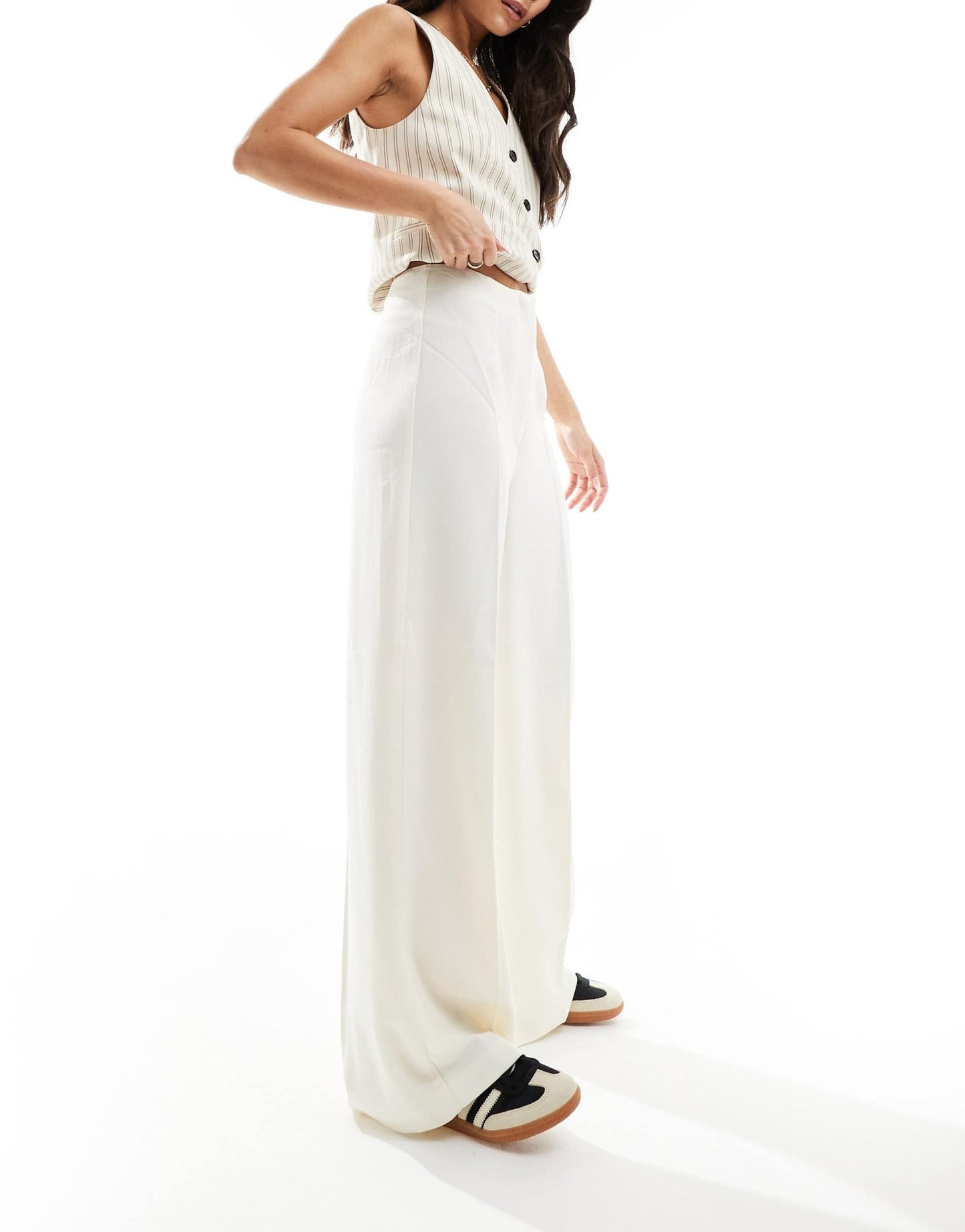 Pimkie tailored straight leg trouser in ecru - ASOS Sample Sale EU Store