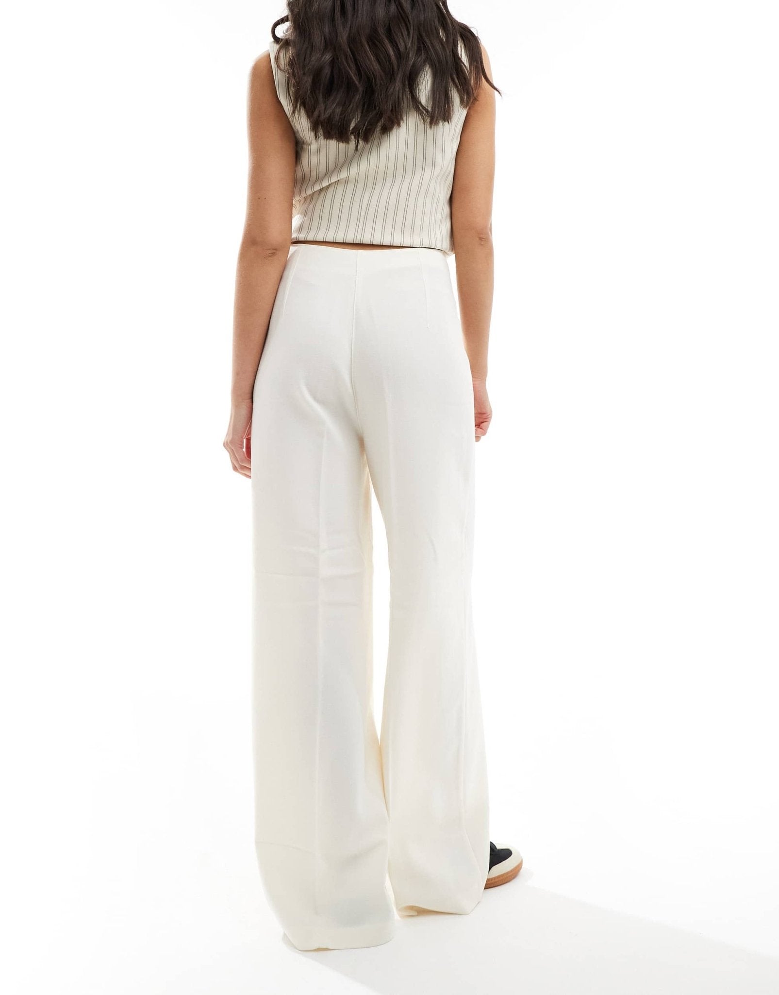 Pimkie tailored straight leg trouser in ecru - ASOS Sample Sale EU Store