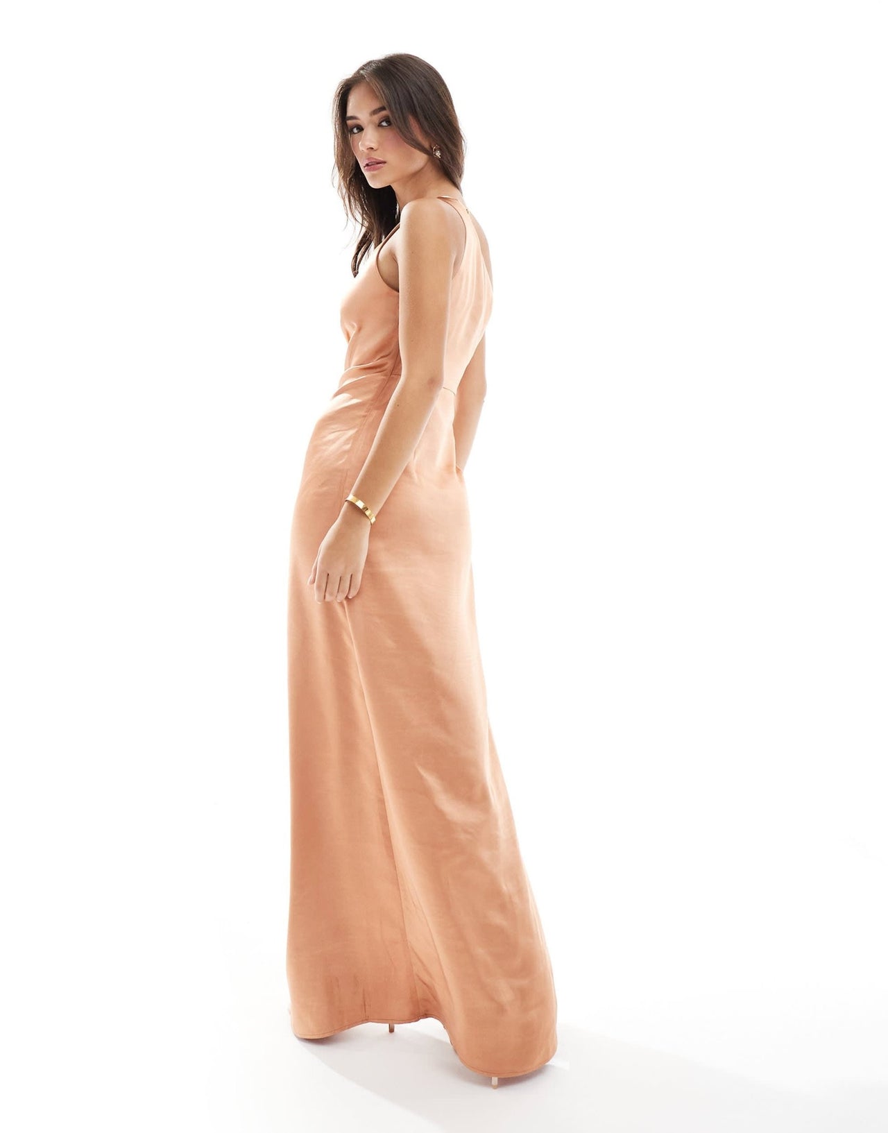 Pretty Lavish Bridesmaid Amelia ruched one shoulder satin maxi dress in cinnamon - ASOS Sample Sale EU Store