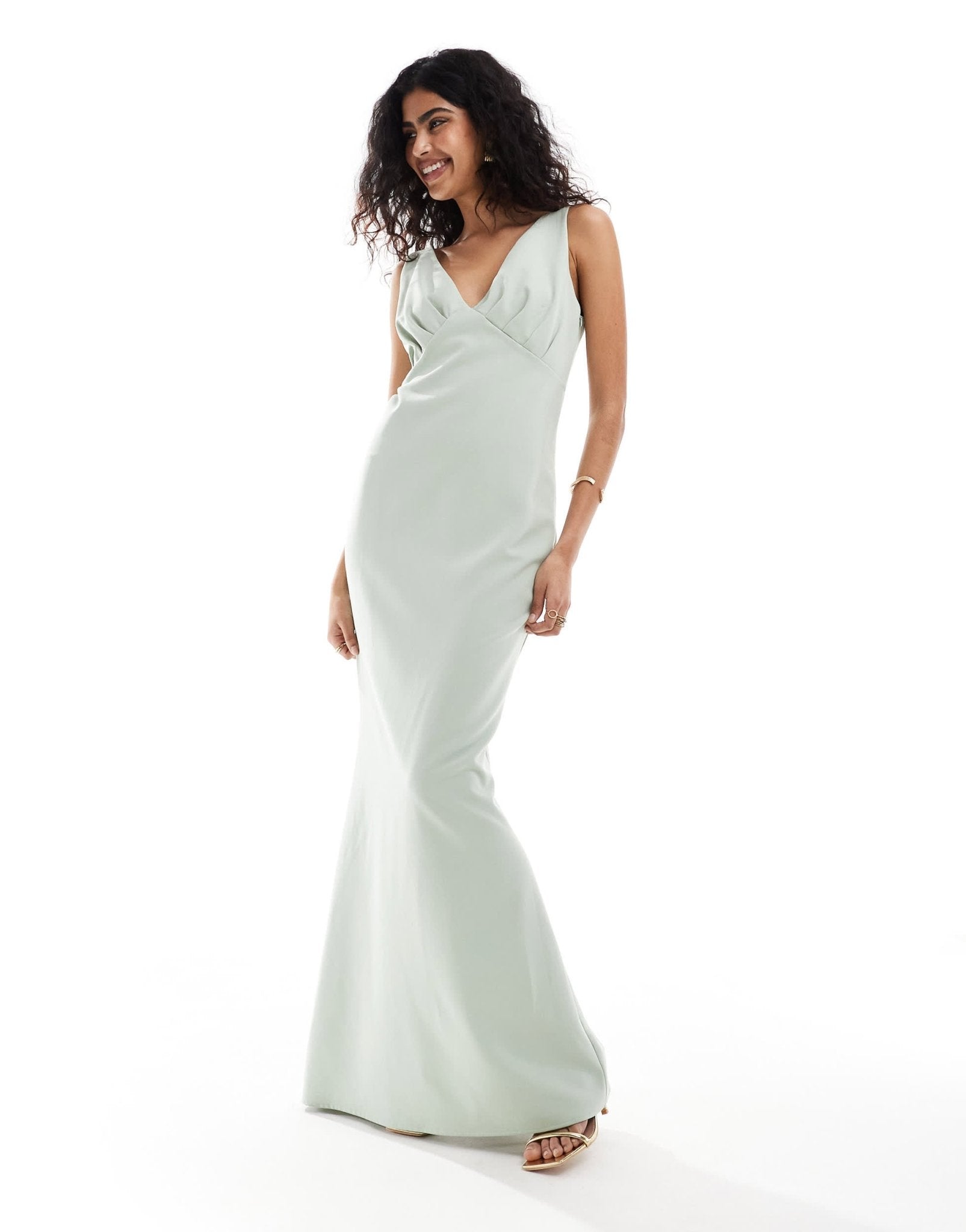 Pretty Lavish Bridesmaid crepe maxi dress in sage - ASOS Sample Sale EU Store