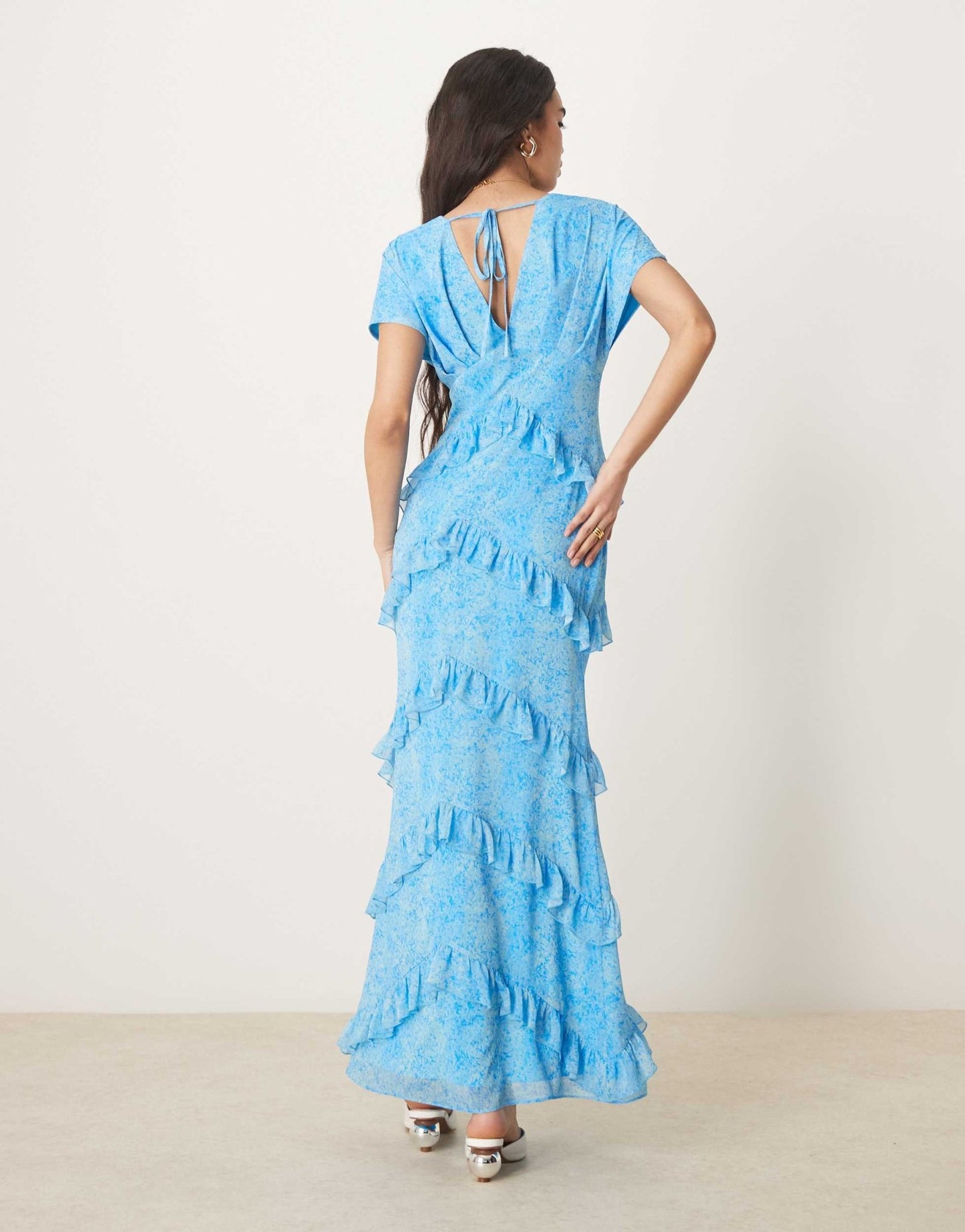 Pretty Lavish chiffon ruffle maxi dress in abstract blue floral - ASOS Sample Sale EU Store