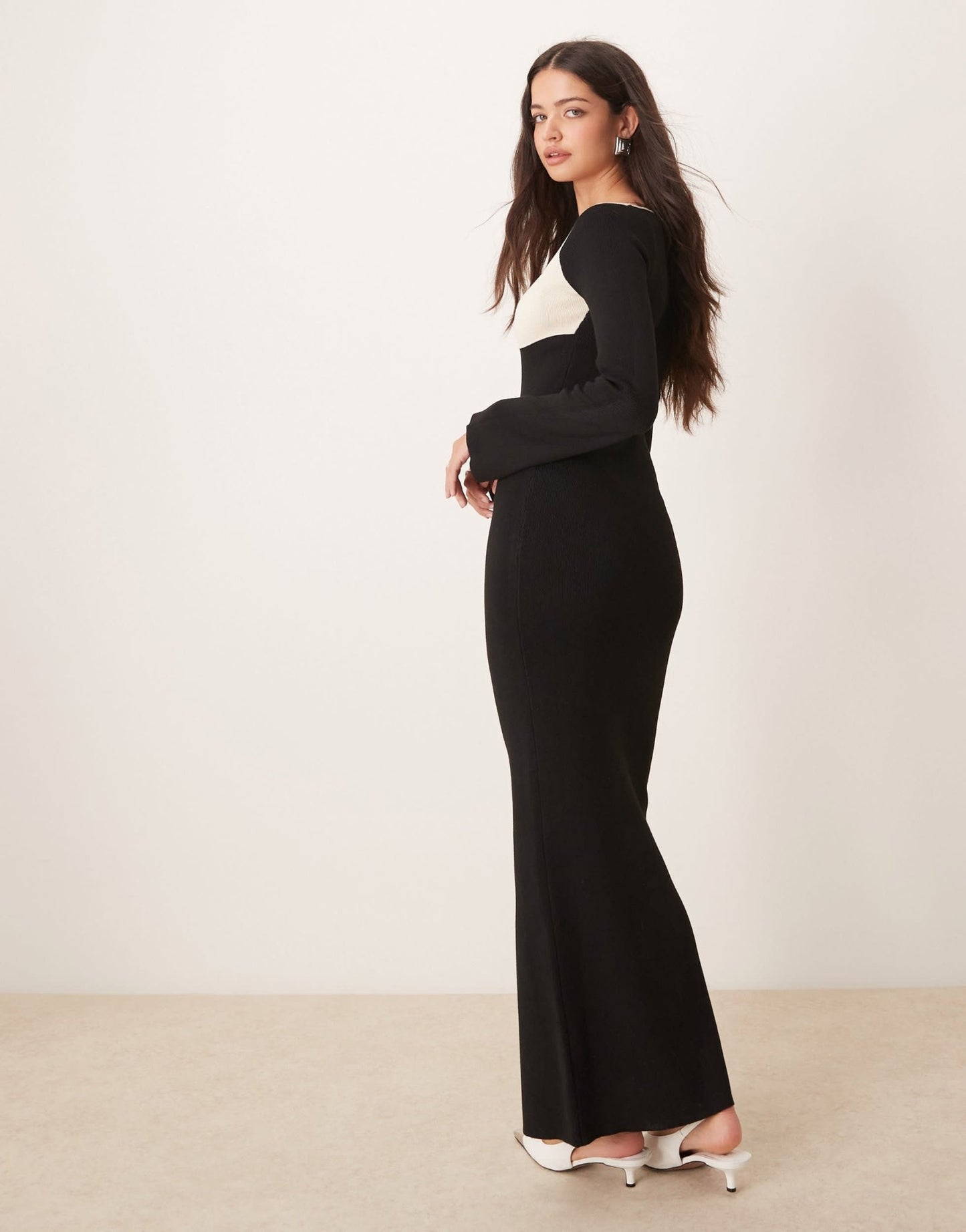Pretty Lavish contrast knit maxi dress in black - ASOS Sample Sale EU Store
