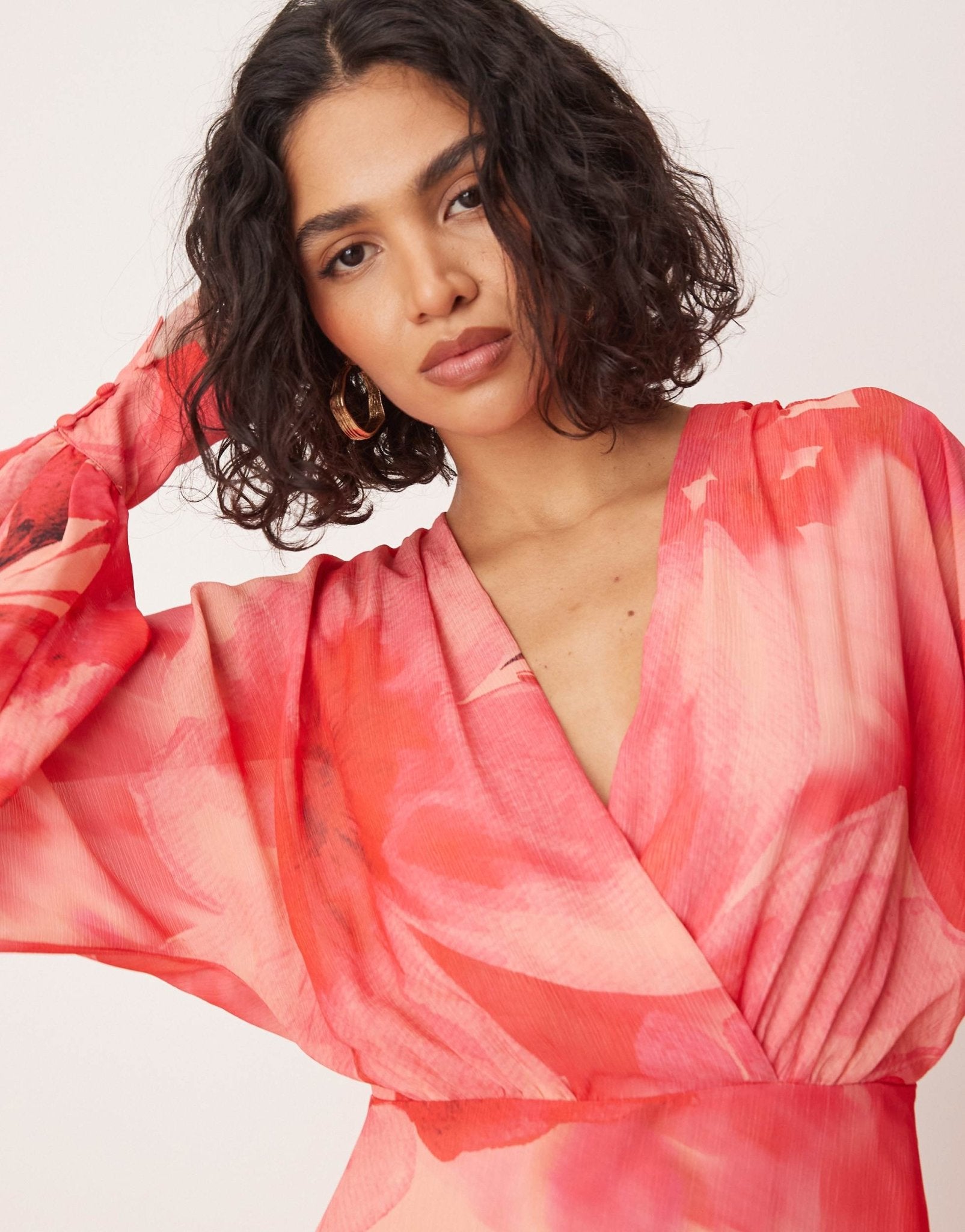 Pretty Lavish plunge balloon sleeve maxi dress in pink and red floral - ASOS Sample Sale EU Store