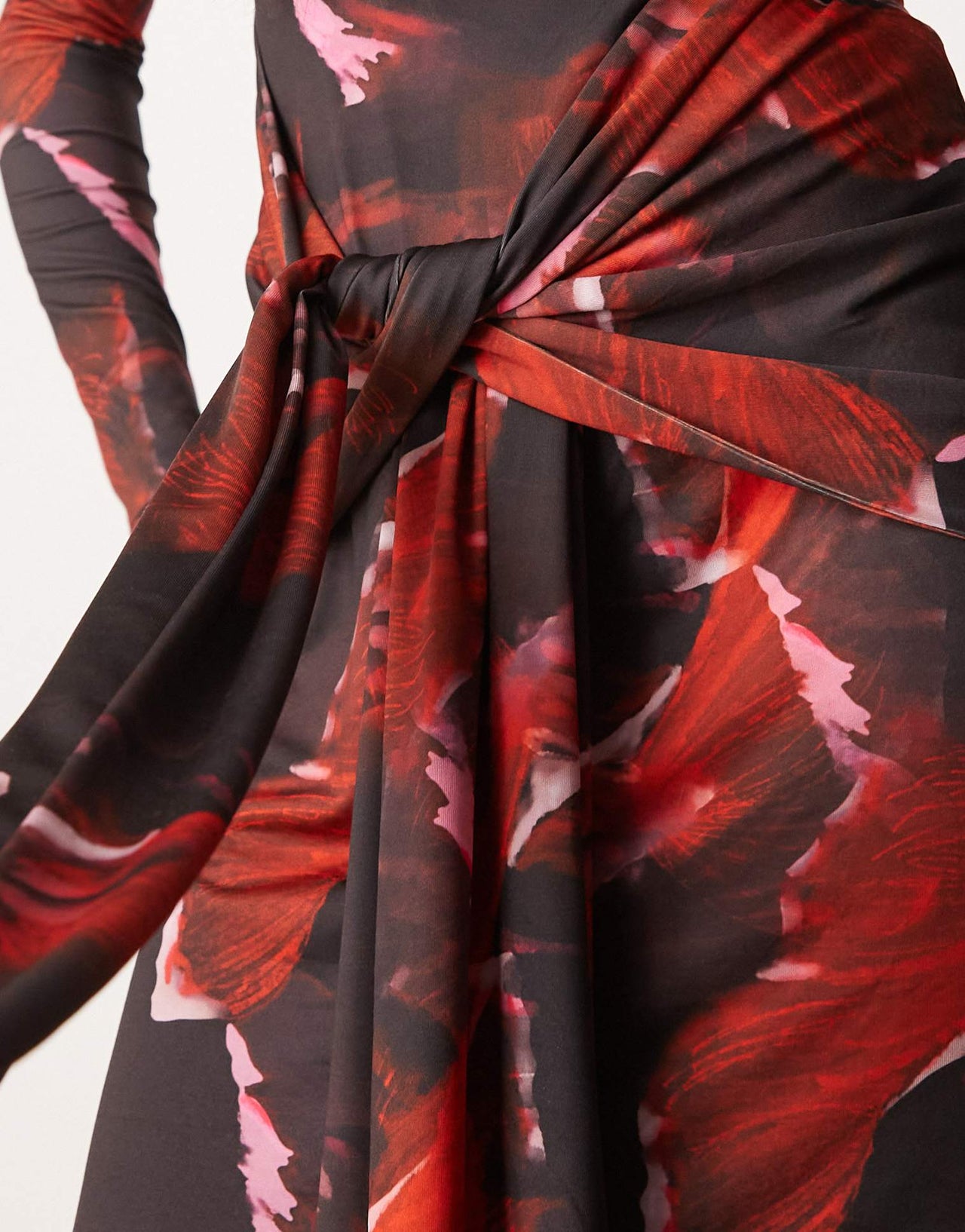 Pretty Lavish tie waist roll neck maxi dress in red abstract print - ASOS Sample Sale EU Store