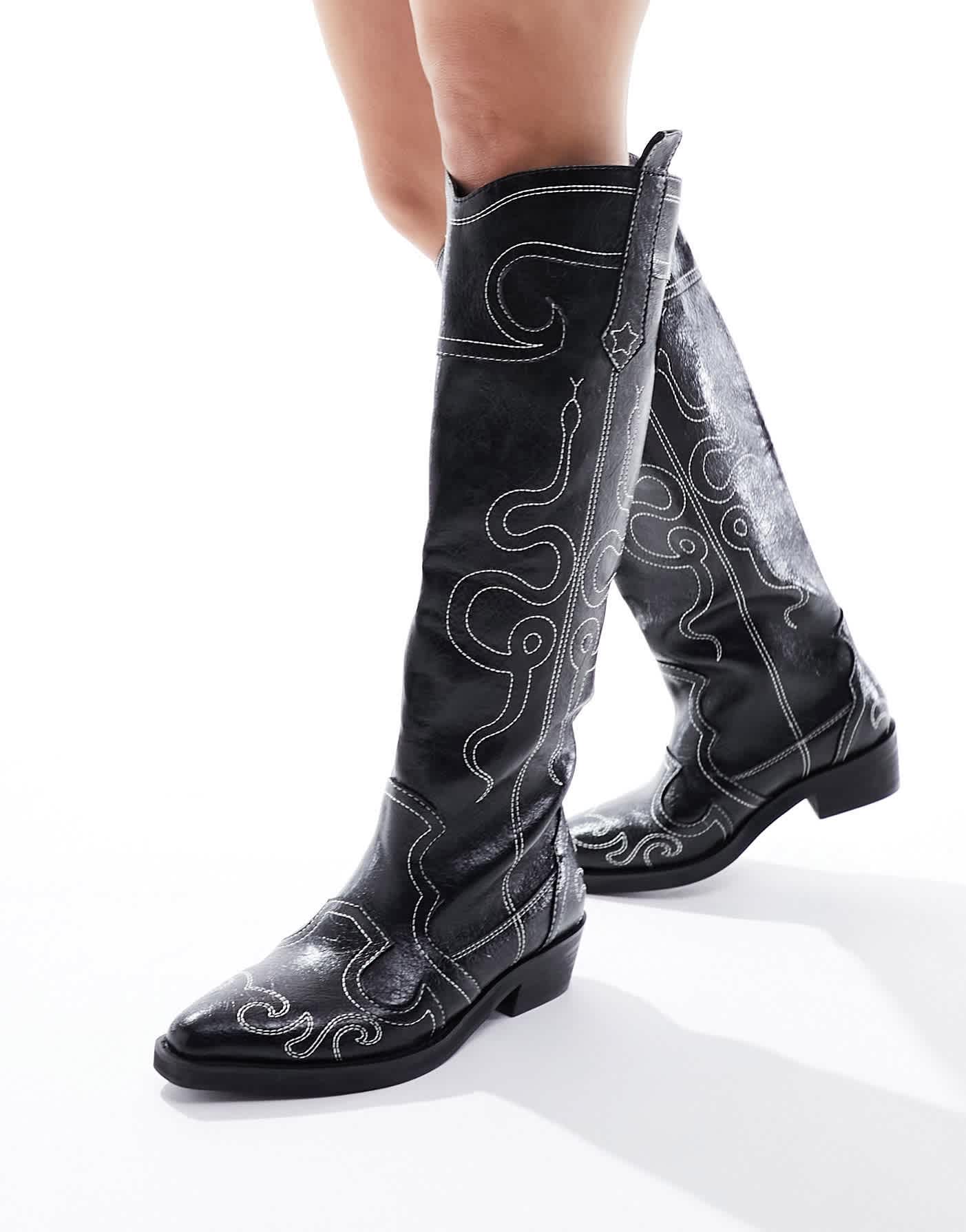 Public Desire Wide Fit Serpentine western boot with embroidery in black - ASOS Sample Sale EU Store