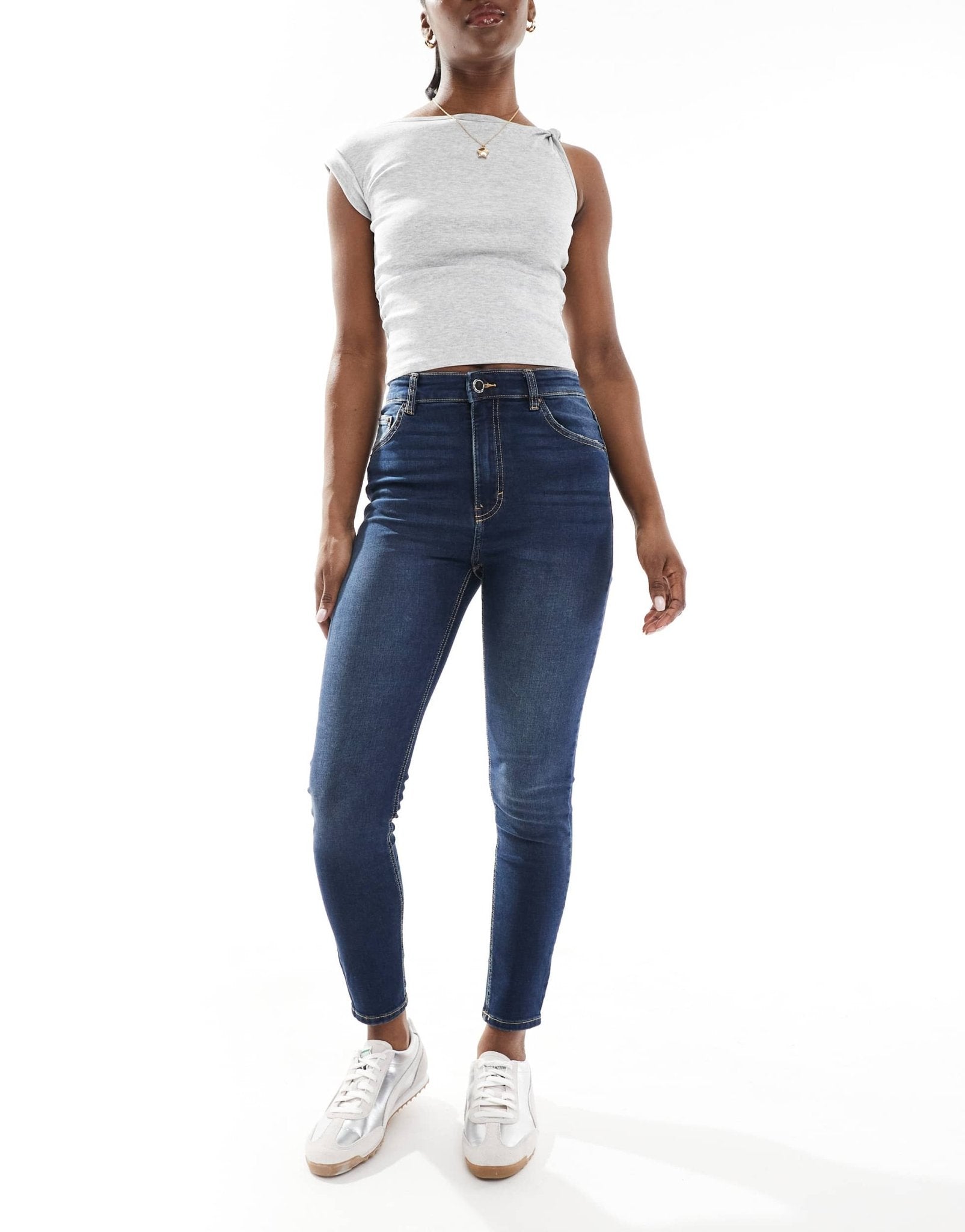 Pull&Bear high rise skinny jean in dark blue - ASOS Sample Sale EU Store