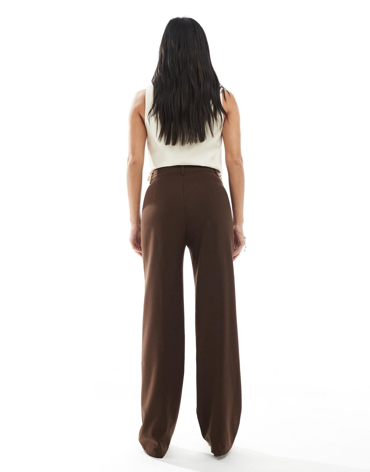 Pull&Bear Petite straight leg tailored trousers with front seam in chocolate brown - ASOS Sample Sale EU Store