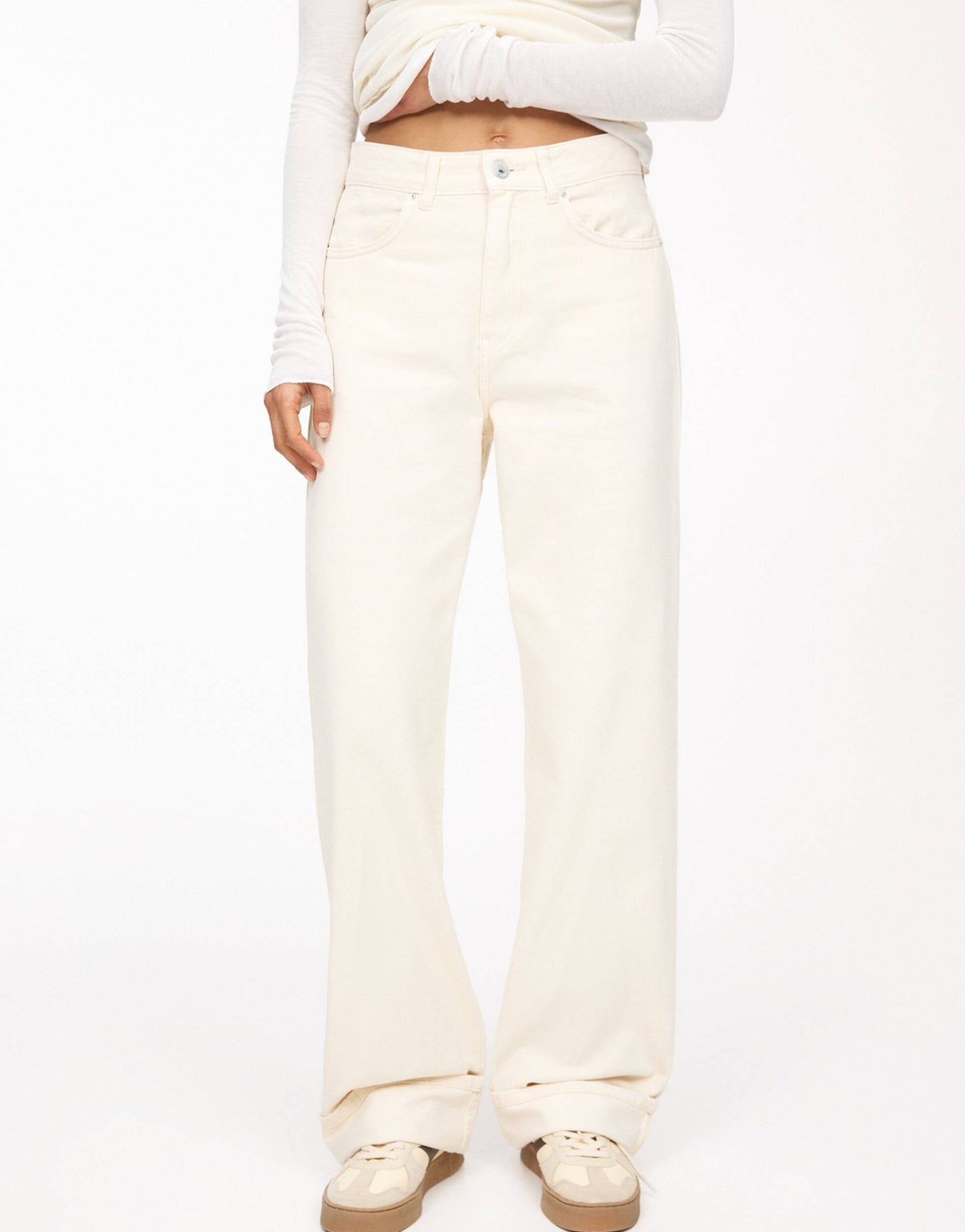 Pull&Bear turn up hem mid rise baggy jeans in ecru - ASOS Sample Sale EU Store