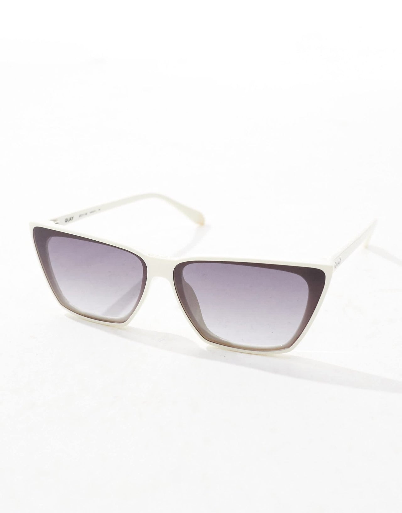 Quay bad habit cat eye sunglasses in white - ASOS Sample Sale EU Store