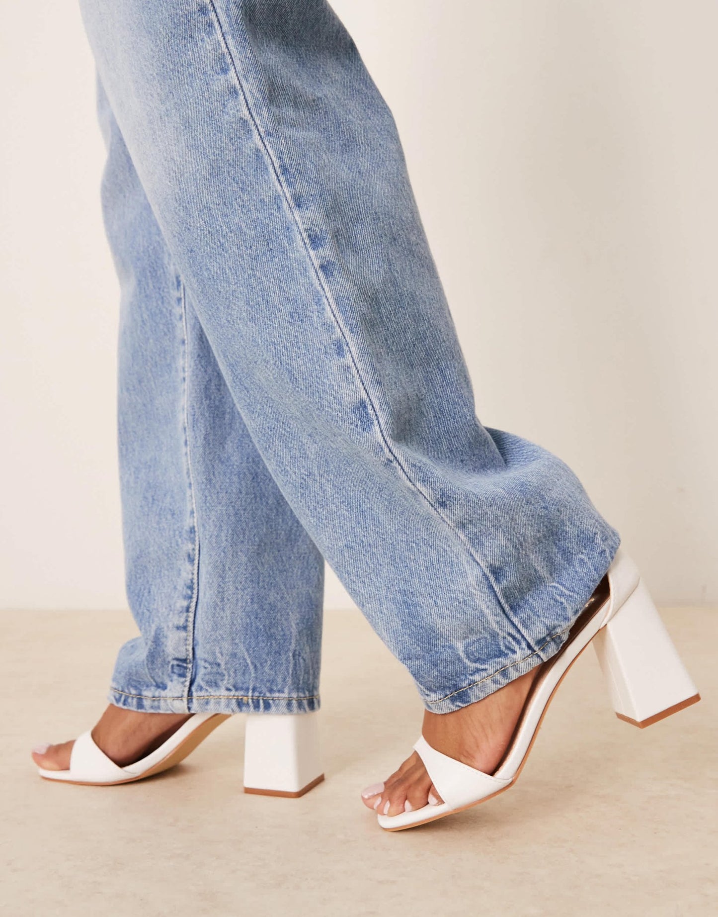 RAID Niya mid block heeled sandals in white - ASOS Sample Sale EU Store