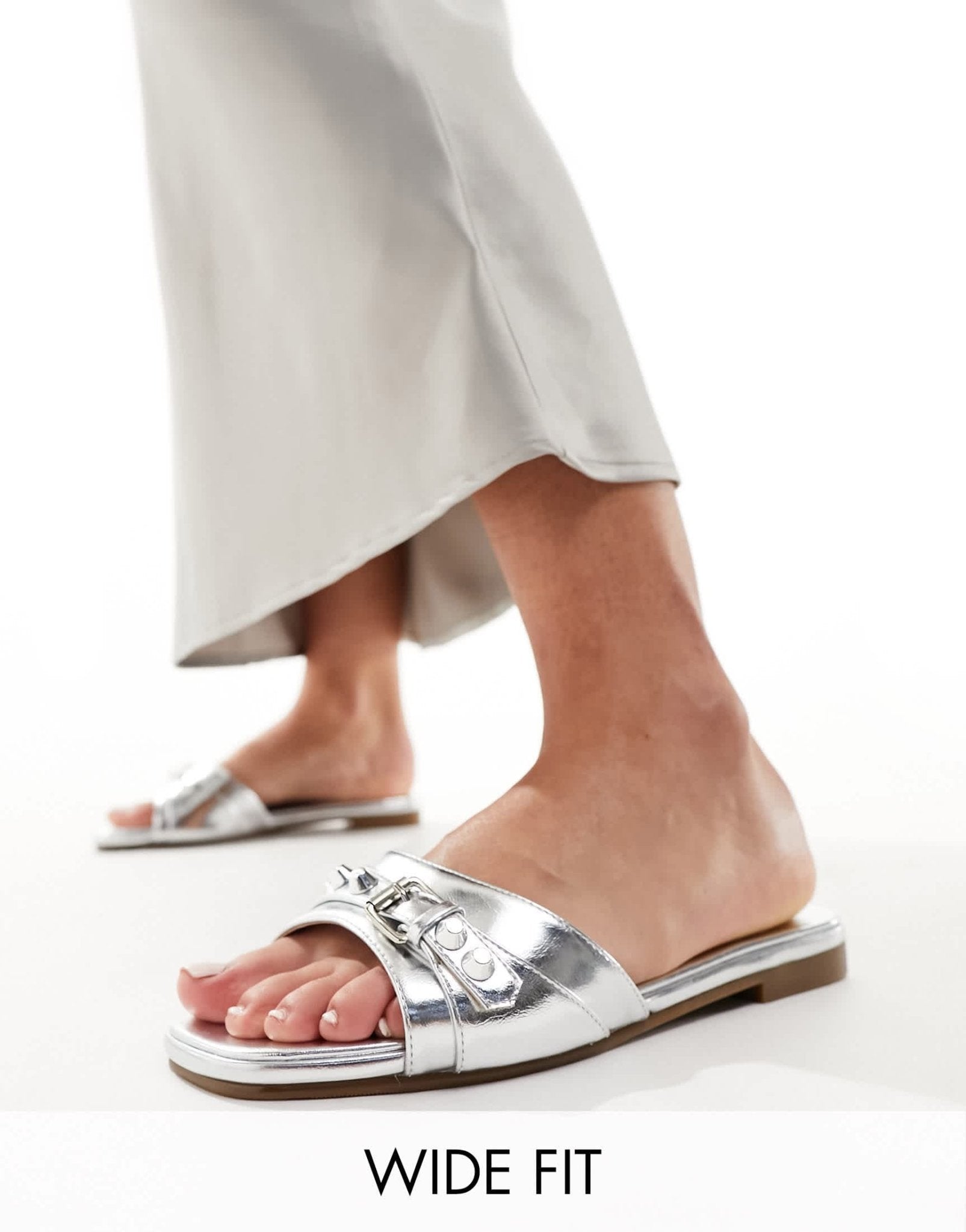 RAID Wide Fit Celini flat sandals in silver metallic - ASOS Sample Sale EU Store