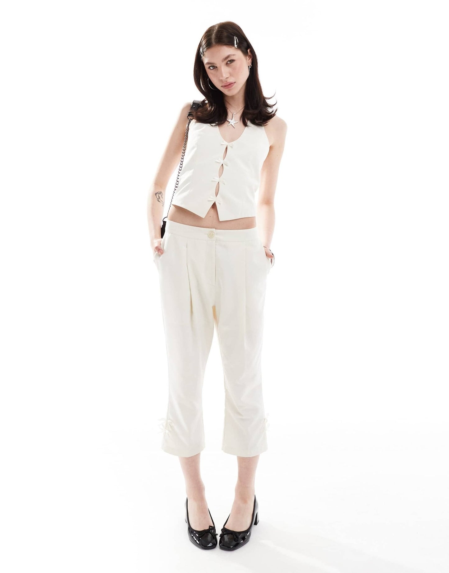 Reclaimed Vintage capri trousers with bows in white co - ord - ASOS Sample Sale EU Store