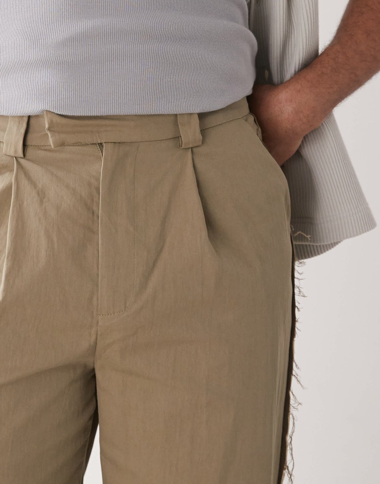 Reclaimed Vintage frayed trouser in beige - ASOS Sample Sale EU Store