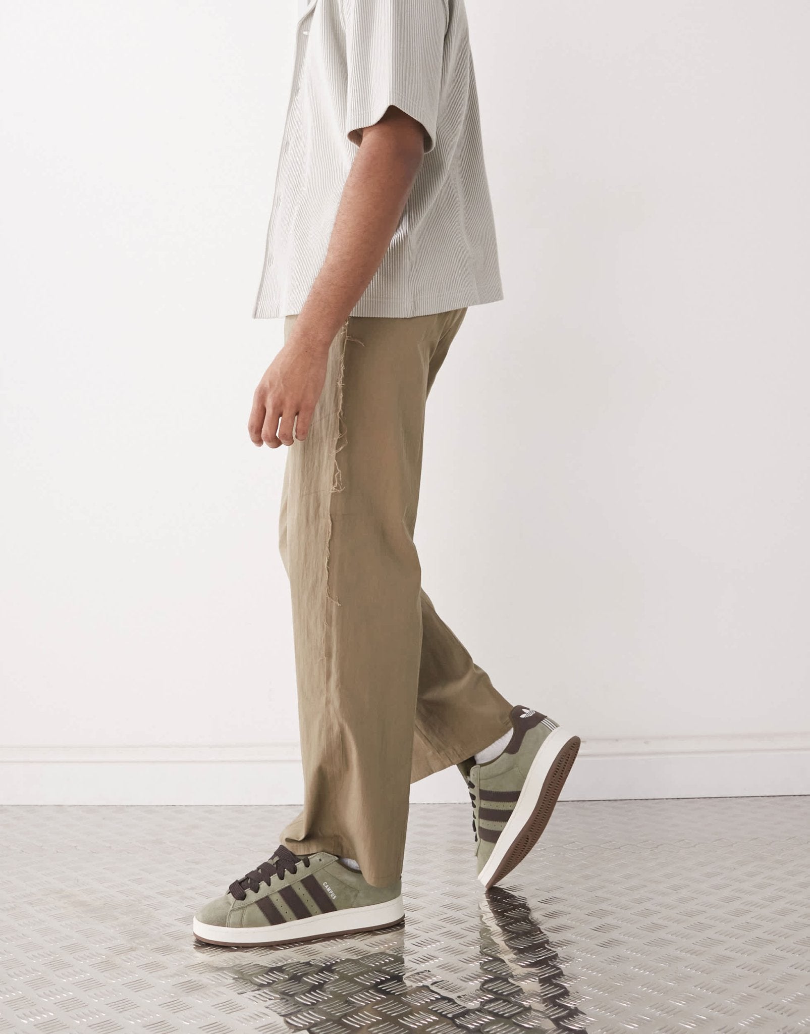 Reclaimed Vintage frayed trouser in beige - ASOS Sample Sale EU Store