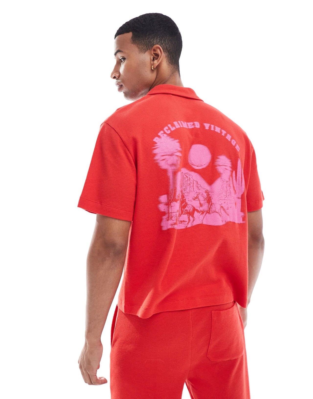 Reclaimed Vintage jersey shirt with rodeo back print in red - ASOS Sample Sale EU Store