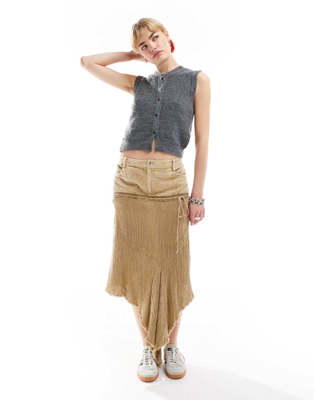 Reclaimed Vintage knitted textured boucle waistcoat in grey - ASOS Sample Sale EU Store