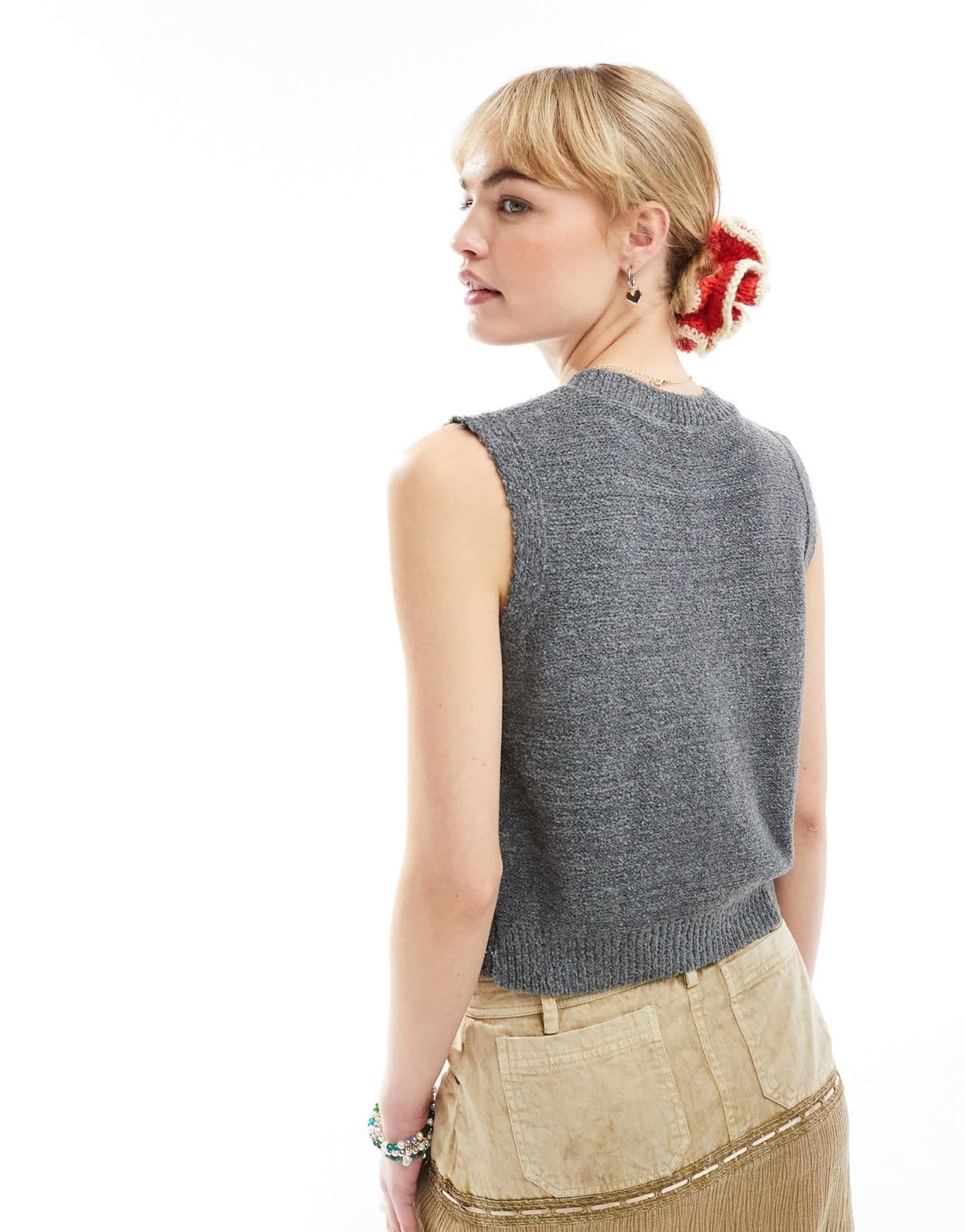 Reclaimed Vintage knitted textured boucle waistcoat in grey - ASOS Sample Sale EU Store