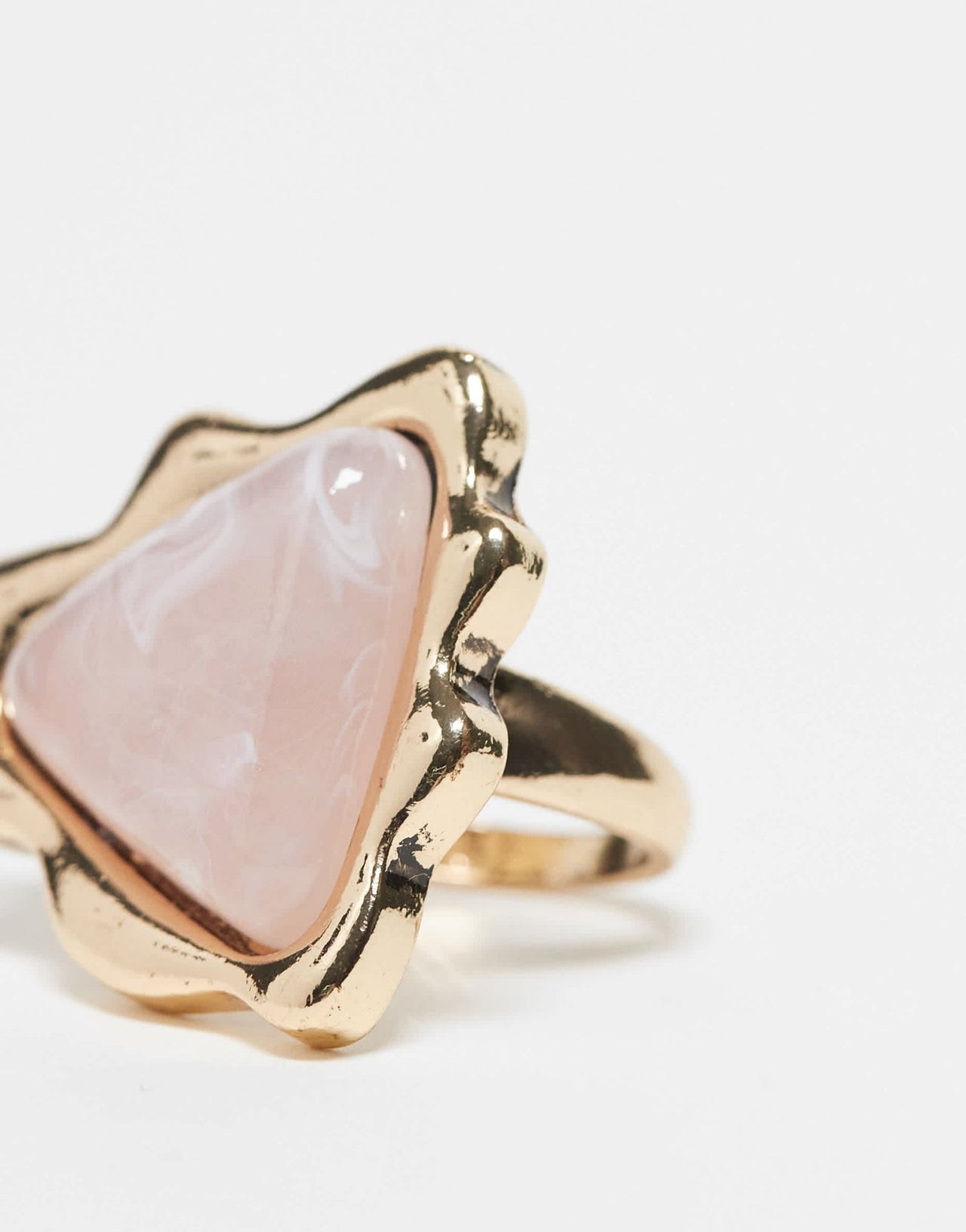 Reclaimed Vintage ring with faux rose quartz in gold - ASOS Sample Sale EU Store