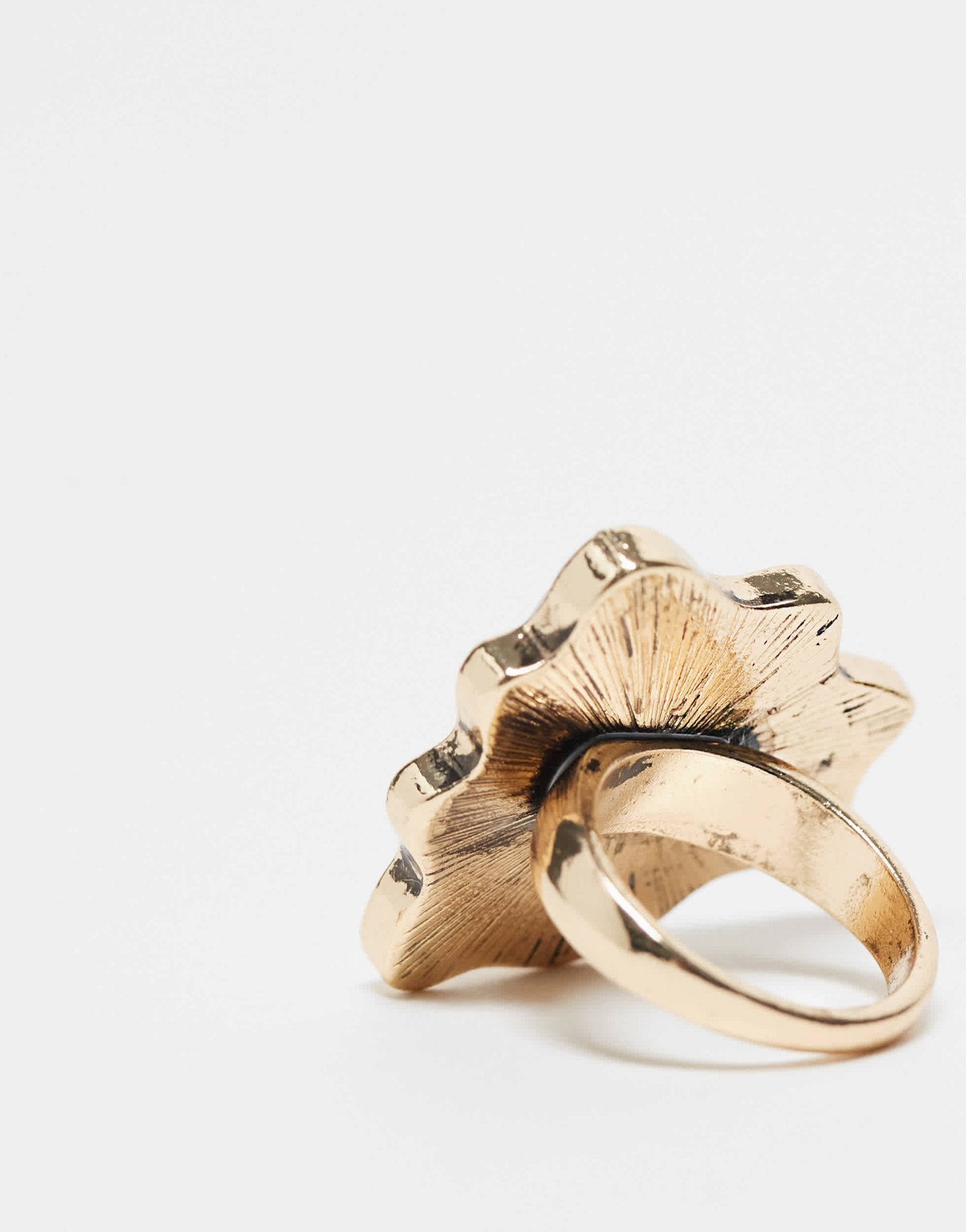 Reclaimed Vintage ring with faux rose quartz in gold - ASOS Sample Sale EU Store