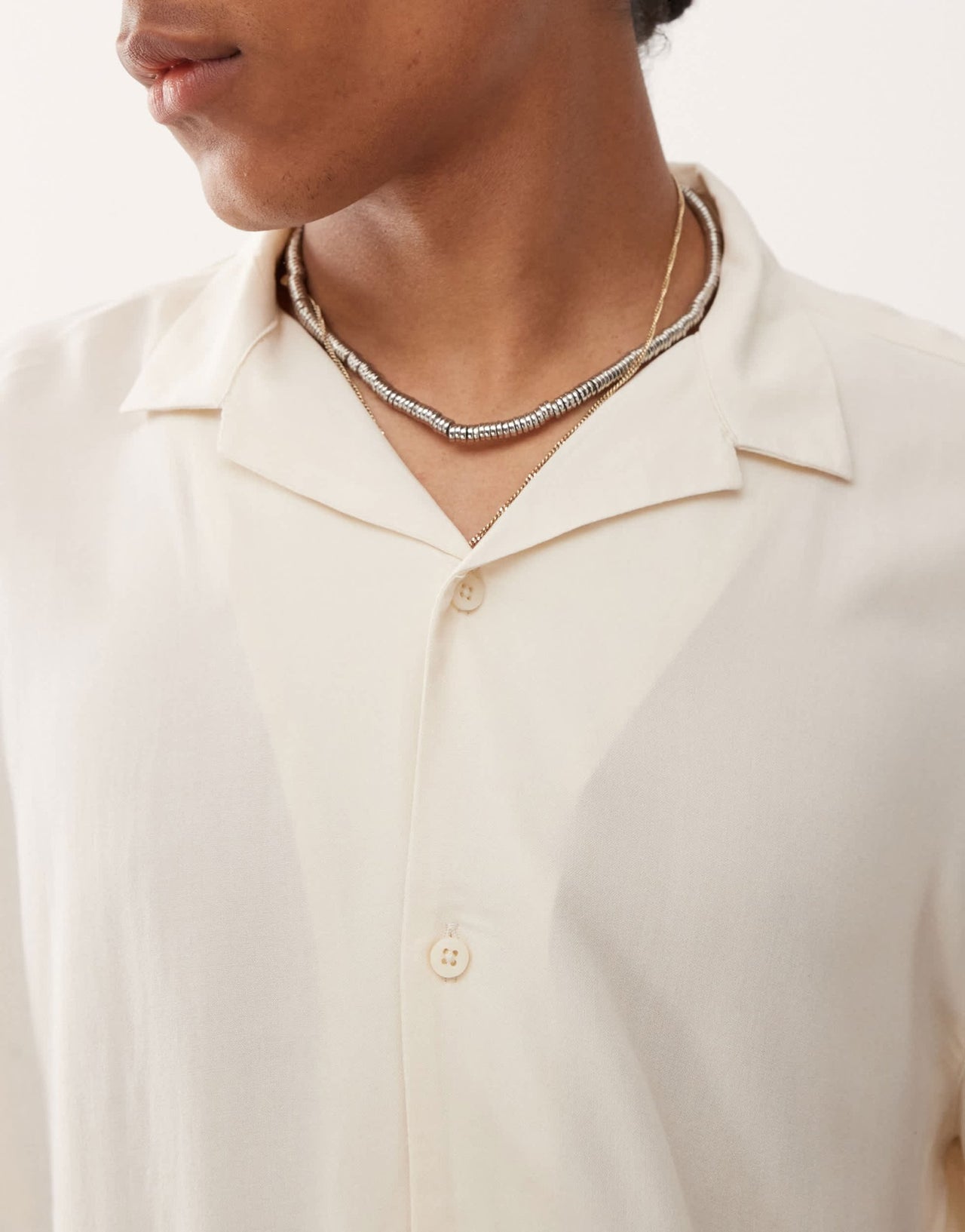 Reclaimed Vintage short sleeve boxy revere shirt in ecru viscose - ASOS Sample Sale EU Store