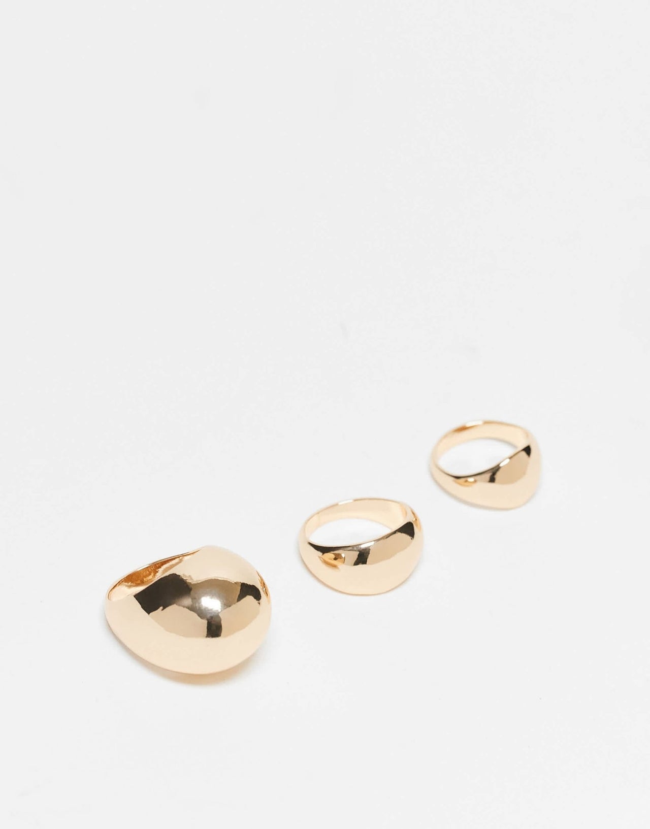 Reclaimed Vintage unisex 3 dome ring pack in gold - ASOS Sample Sale EU Store