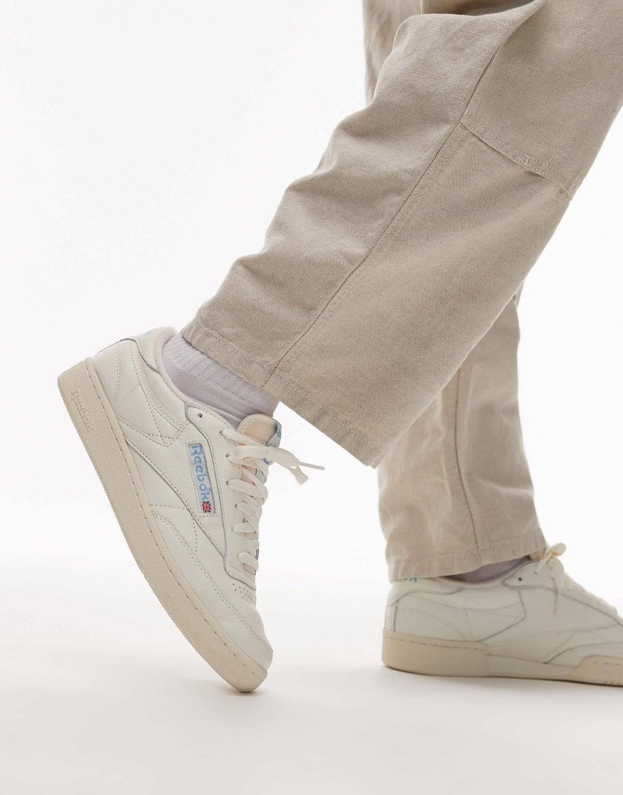 Reebok Club C 85 trainers in off white and blue - ASOS Sample Sale EU Store